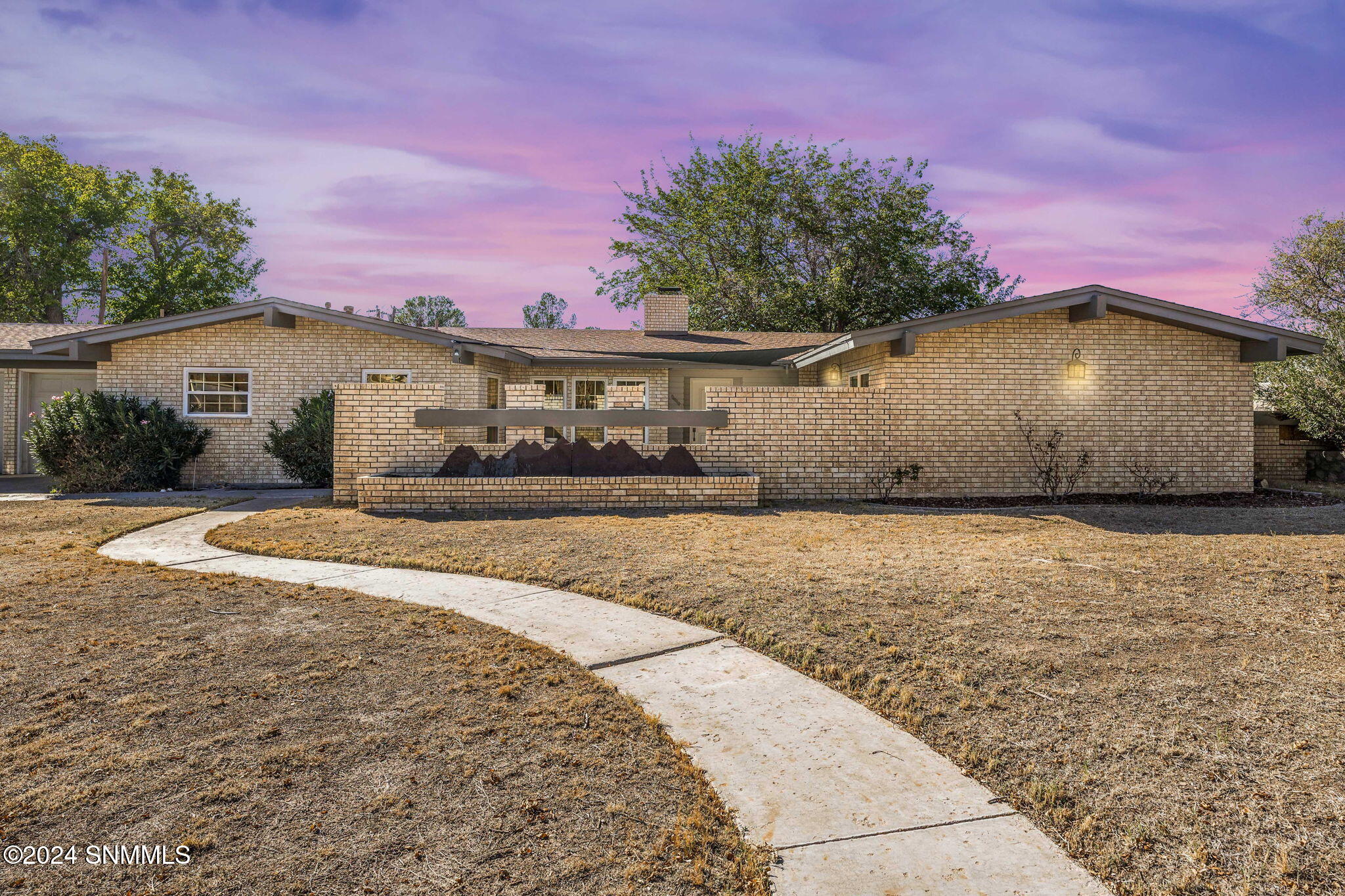 2025 Huntington Drive, Las Cruces, New Mexico image 1