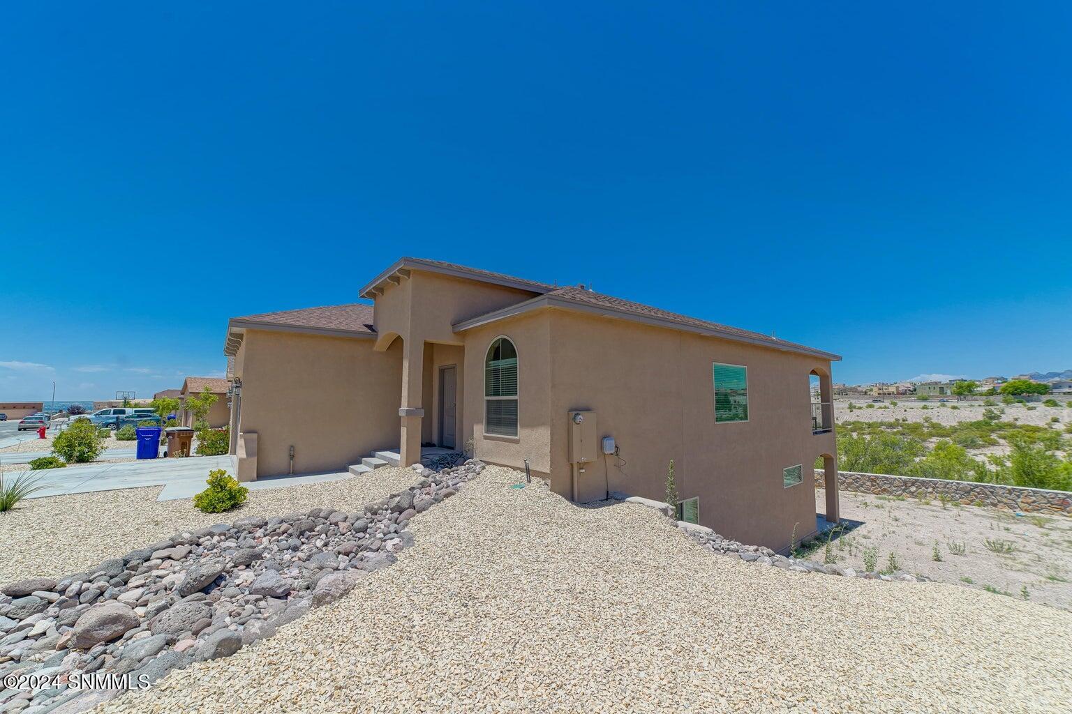 Las Cruces, New Mexico 88012, United States, 4 Bedrooms Bedrooms, ,3 BathroomsBathrooms,Residential,Active,24683