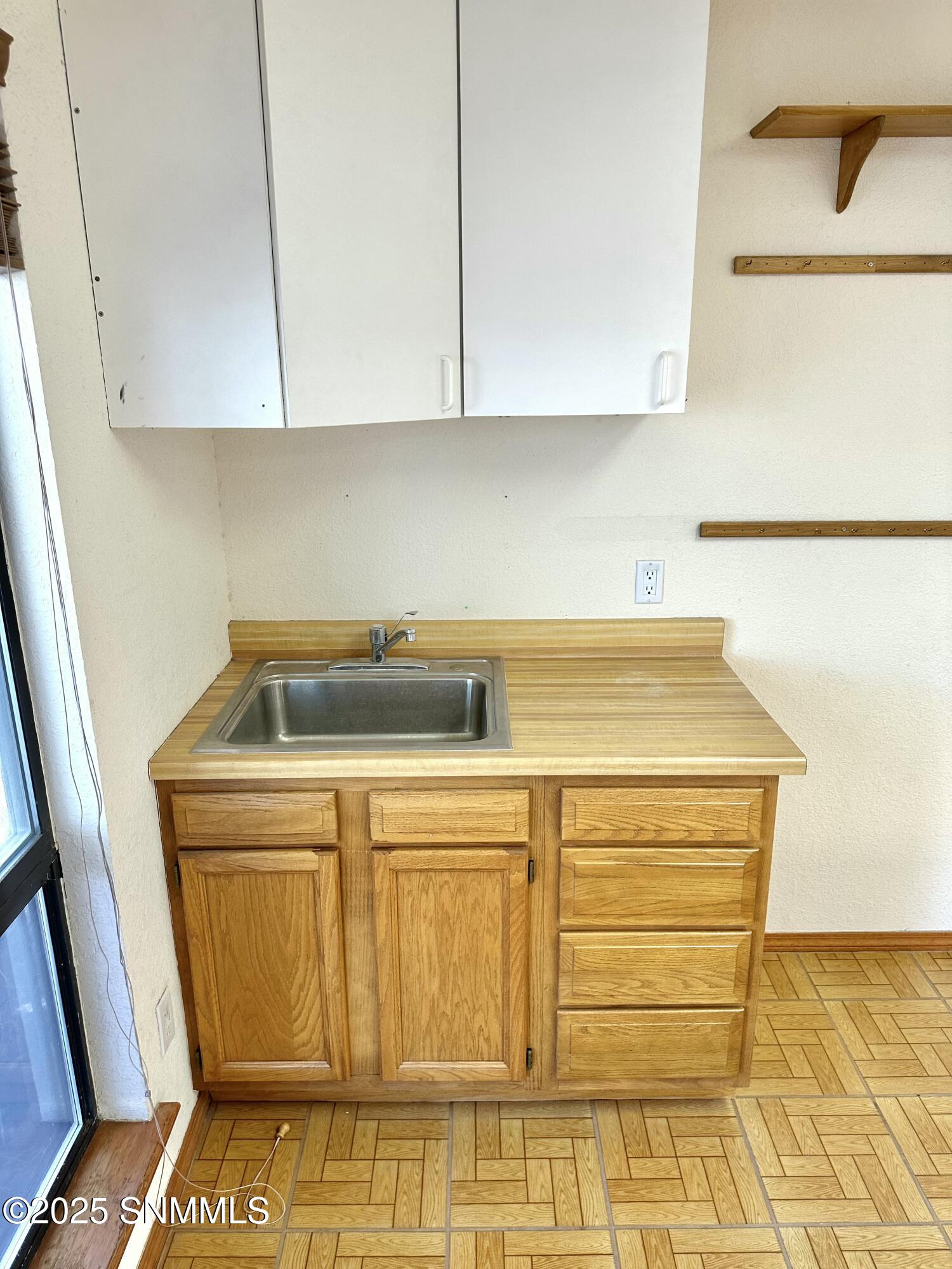 Las Cruces, New Mexico 88011, United States, 3 Bedrooms Bedrooms, ,2 BathroomsBathrooms,Residential,Pending,33872