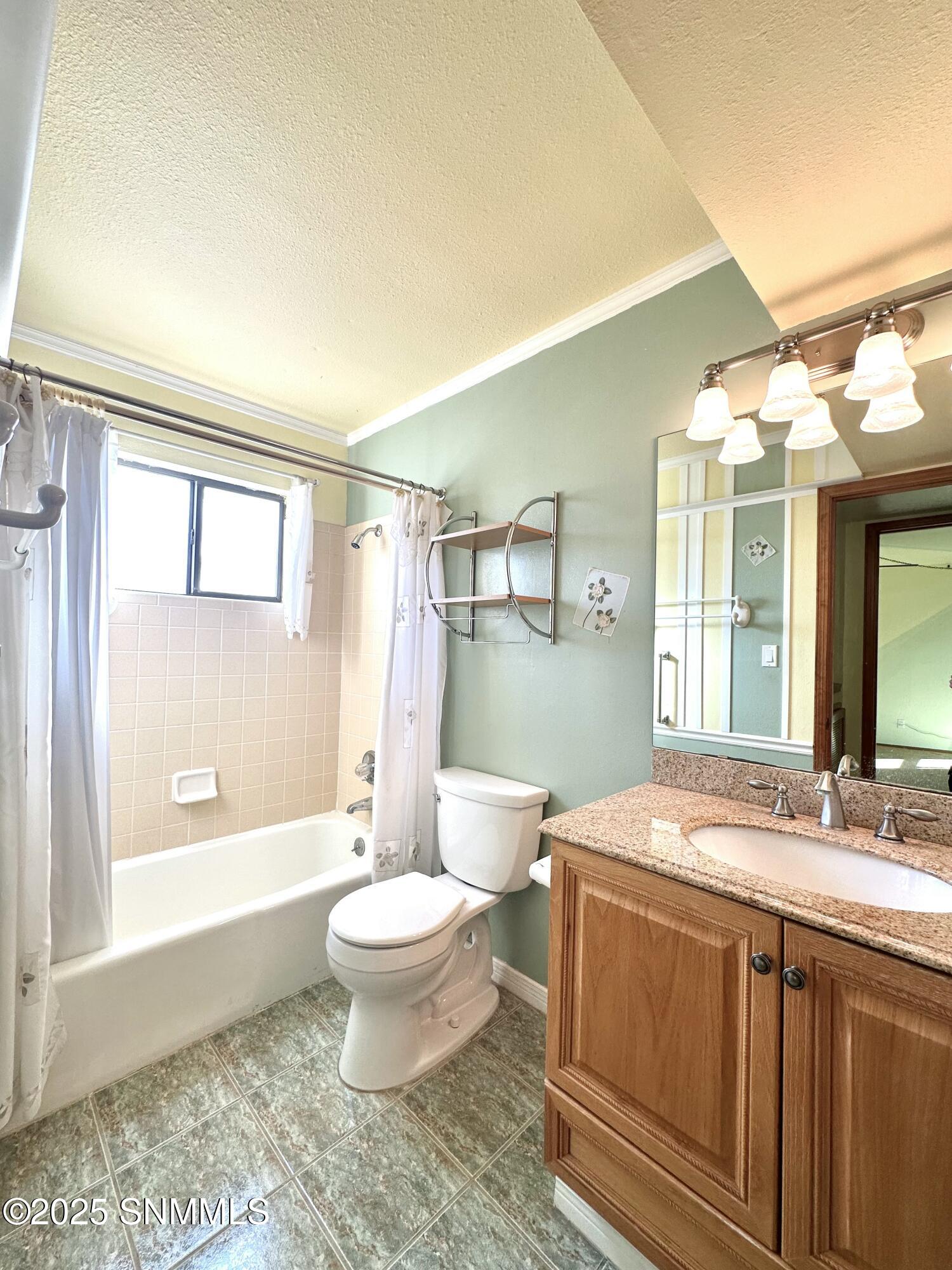 Las Cruces, New Mexico 88011, United States, 3 Bedrooms Bedrooms, ,2 BathroomsBathrooms,Residential,Pending,33872