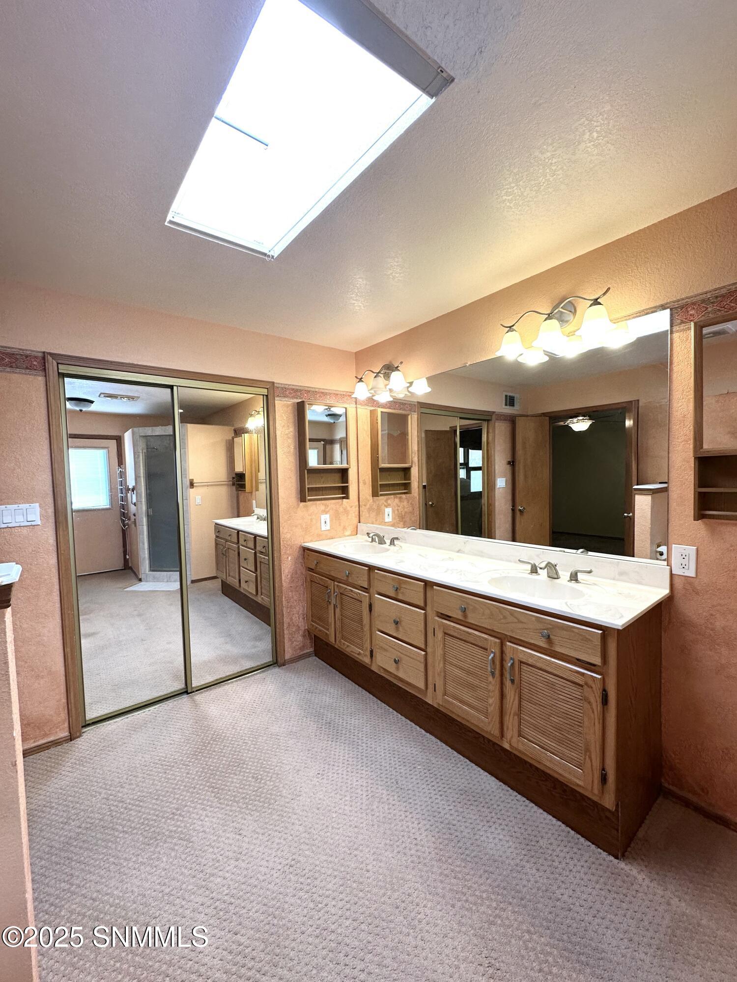 Las Cruces, New Mexico 88011, United States, 3 Bedrooms Bedrooms, ,2 BathroomsBathrooms,Residential,Pending,33872