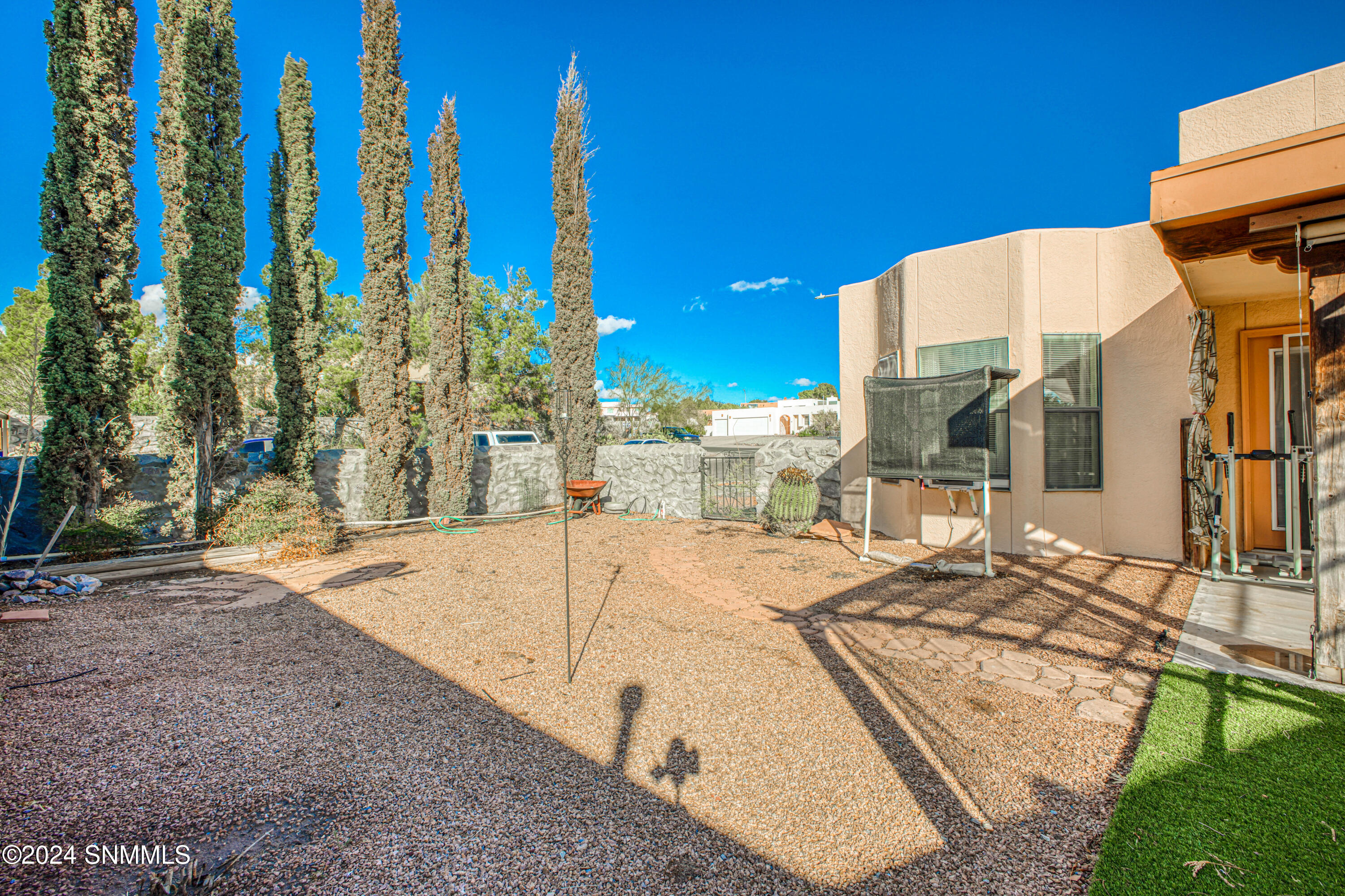 Las Cruces, New Mexico 88011, United States, 3 Bedrooms Bedrooms, ,2 BathroomsBathrooms,Residential,Pending,33872