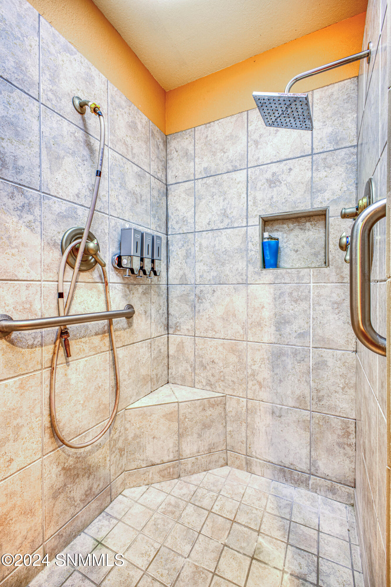 Las Cruces, New Mexico 88011, United States, 3 Bedrooms Bedrooms, ,2 BathroomsBathrooms,Residential,Pending,33872