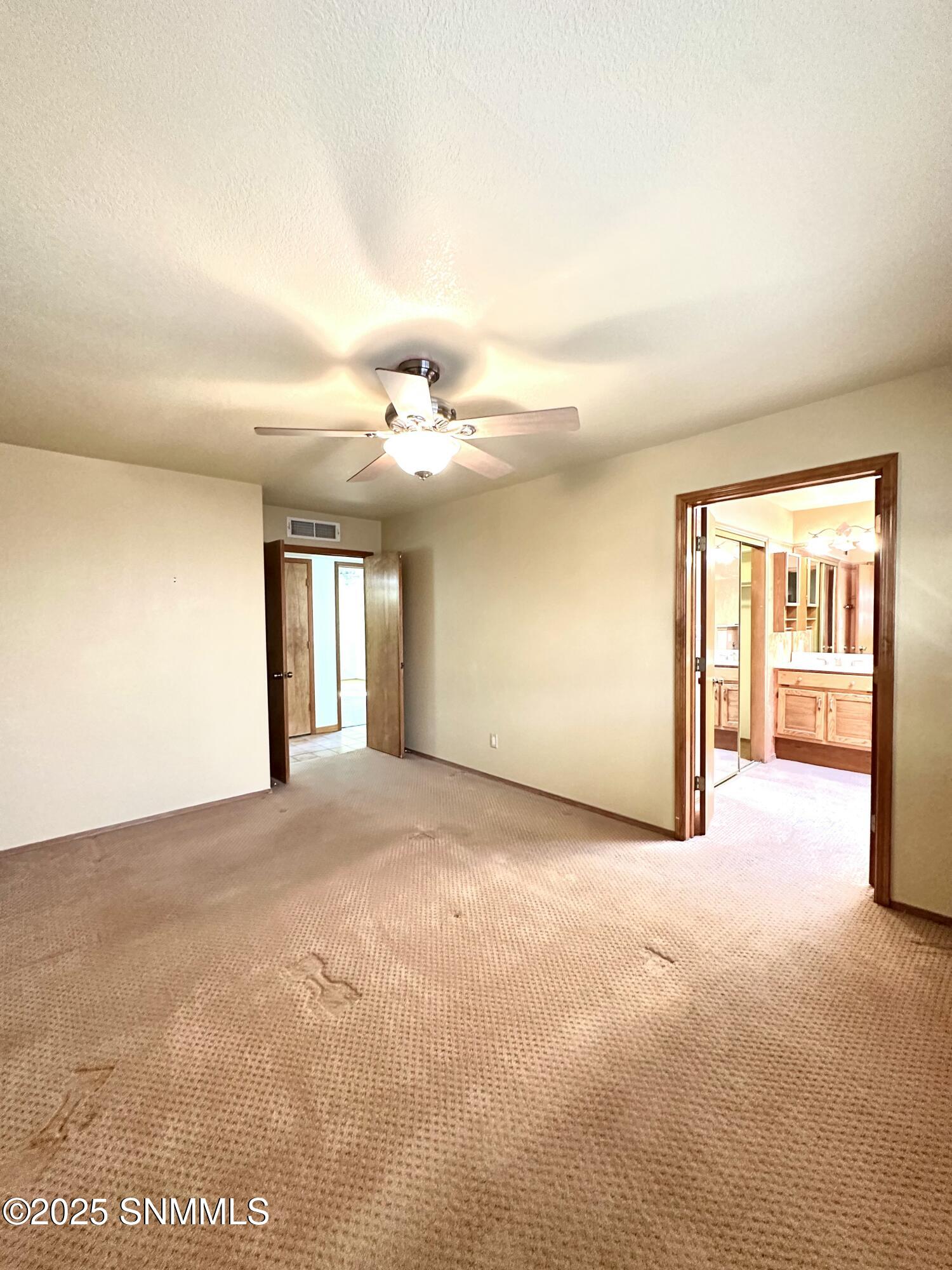 Las Cruces, New Mexico 88011, United States, 3 Bedrooms Bedrooms, ,2 BathroomsBathrooms,Residential,Pending,33872