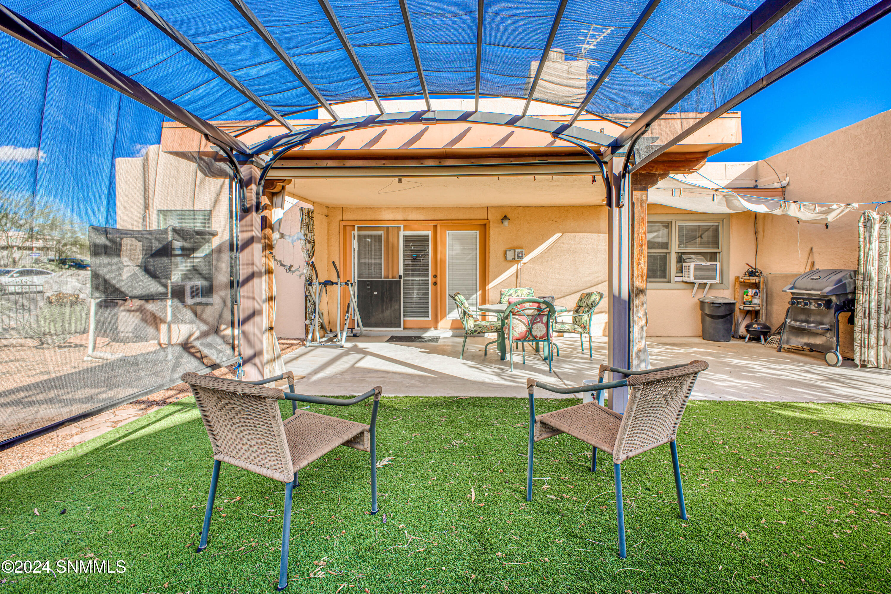 Las Cruces, New Mexico 88011, United States, 3 Bedrooms Bedrooms, ,2 BathroomsBathrooms,Residential,Pending,33872