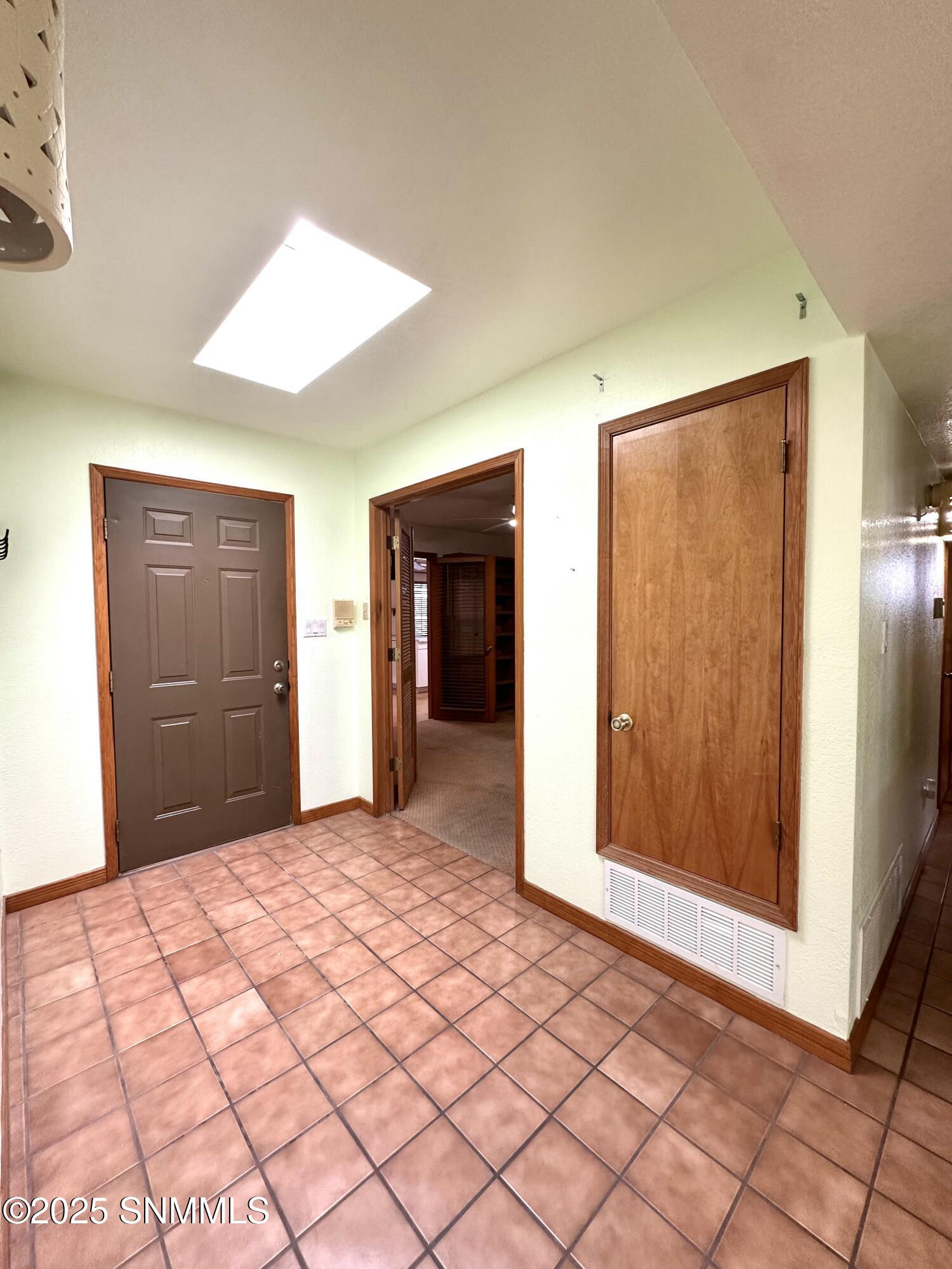 Las Cruces, New Mexico 88011, United States, 3 Bedrooms Bedrooms, ,2 BathroomsBathrooms,Residential,Pending,33872