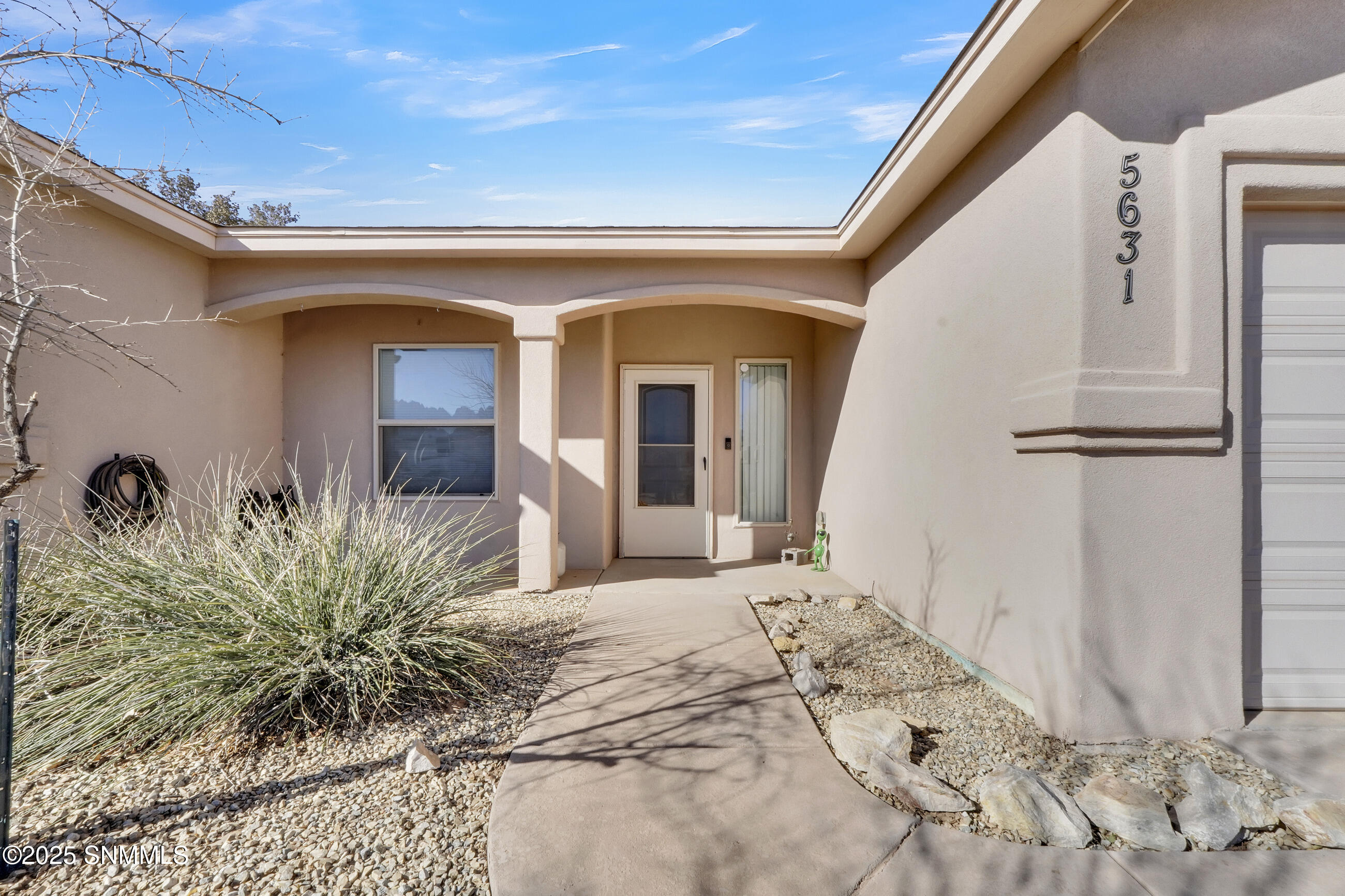 5631 Kiskadee Place, Las Cruces, New York image 2