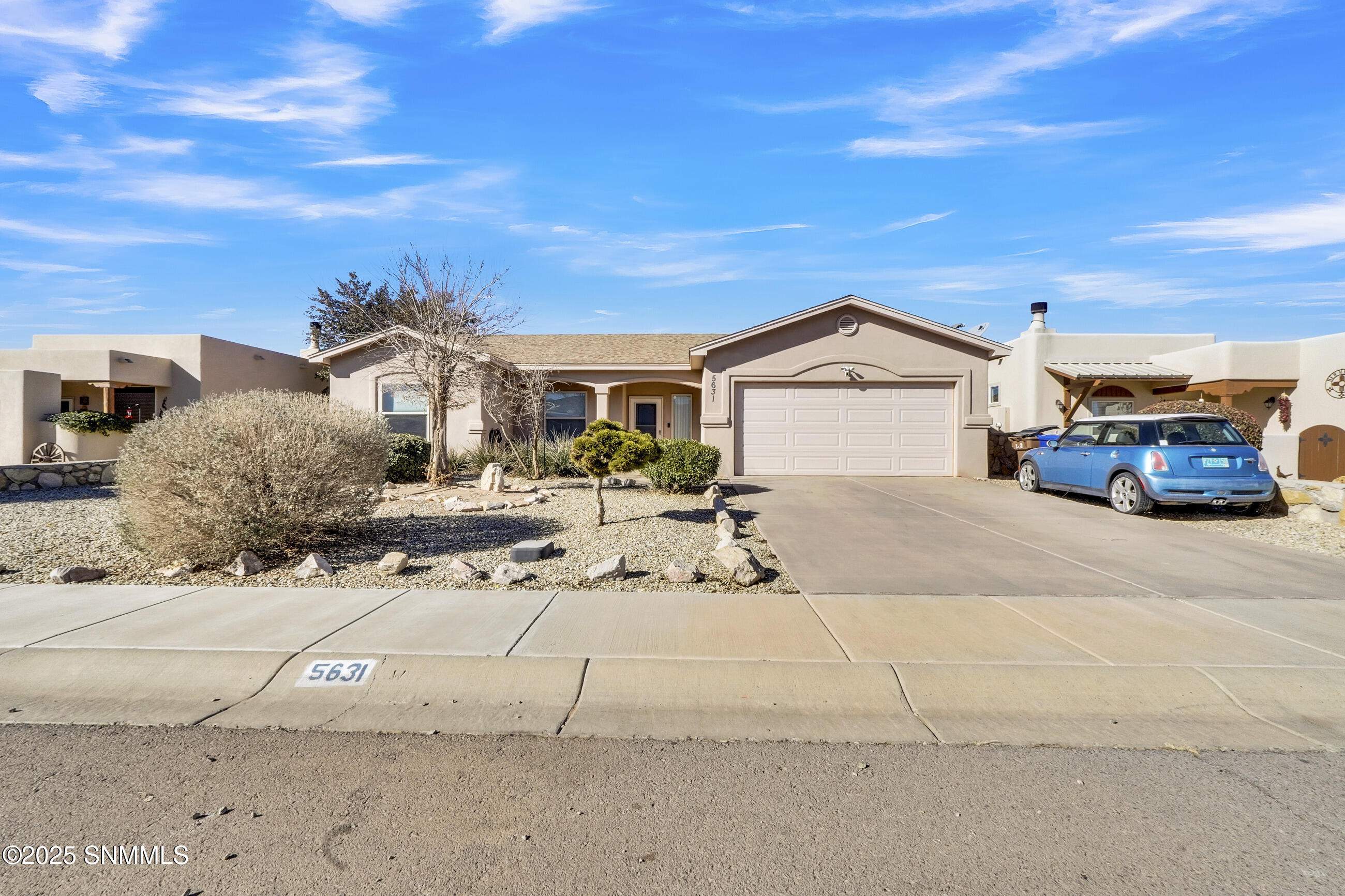 5631 Kiskadee Place, Las Cruces, New York image 1