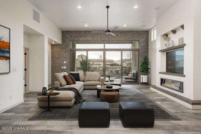 Las Cruces, New Mexico 88012, United States, 3 Bedrooms Bedrooms, ,2 BathroomsBathrooms,Residential,Pending,24077