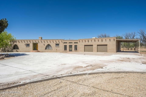 Homes For Sale - 1032 Carver Road<br/> Las Cruces, NM 88005