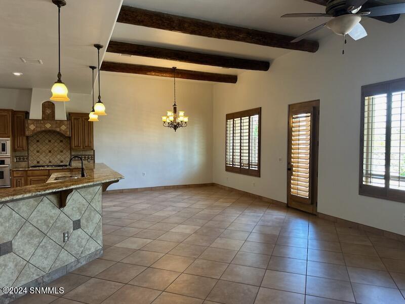 Las Cruces, New Mexico 88011, United States, 3 Bedrooms Bedrooms, ,3 BathroomsBathrooms,Residential,Pending,52555