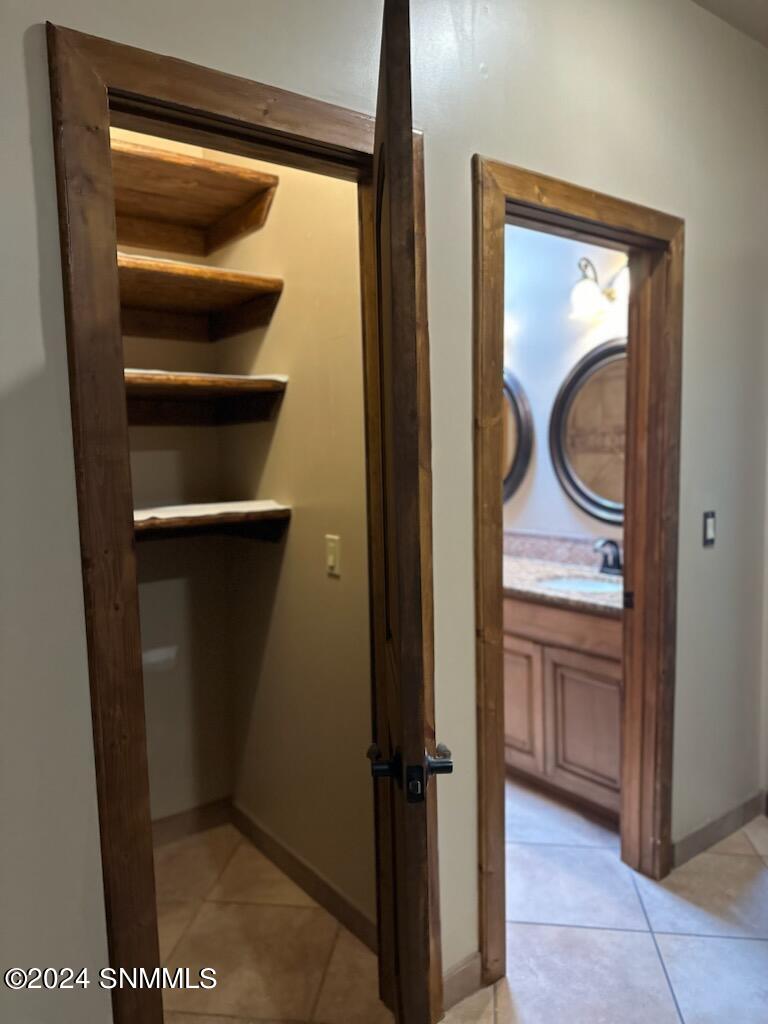 Las Cruces, New Mexico 88011, United States, 3 Bedrooms Bedrooms, ,3 BathroomsBathrooms,Residential,Pending,52555