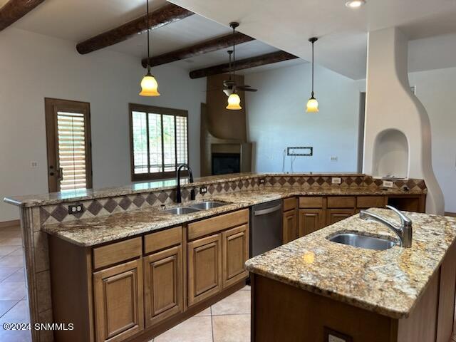 Las Cruces, New Mexico 88011, United States, 3 Bedrooms Bedrooms, ,3 BathroomsBathrooms,Residential,Pending,52555