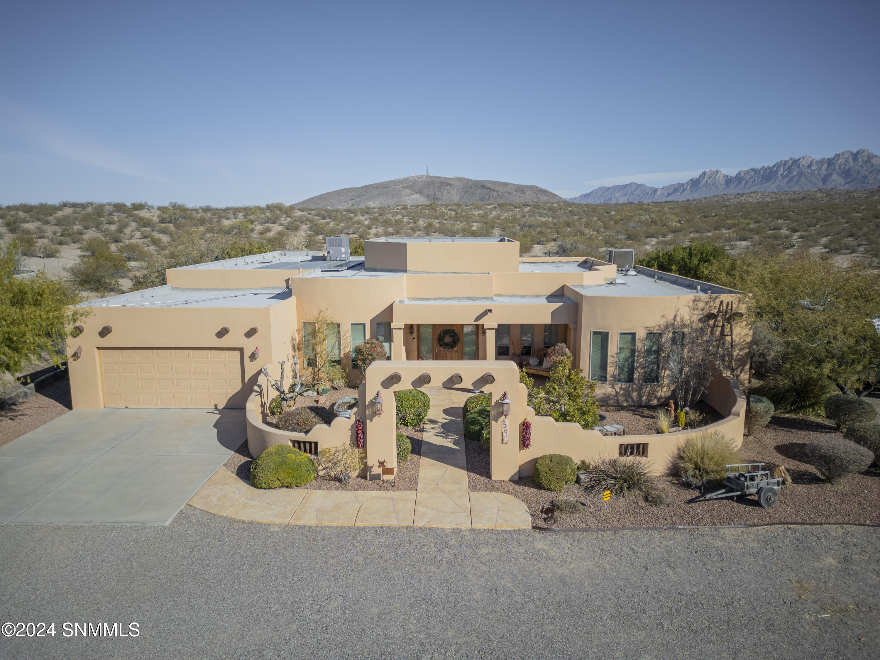 5381 Superstition Drive, Las Cruces, New Mexico image 1