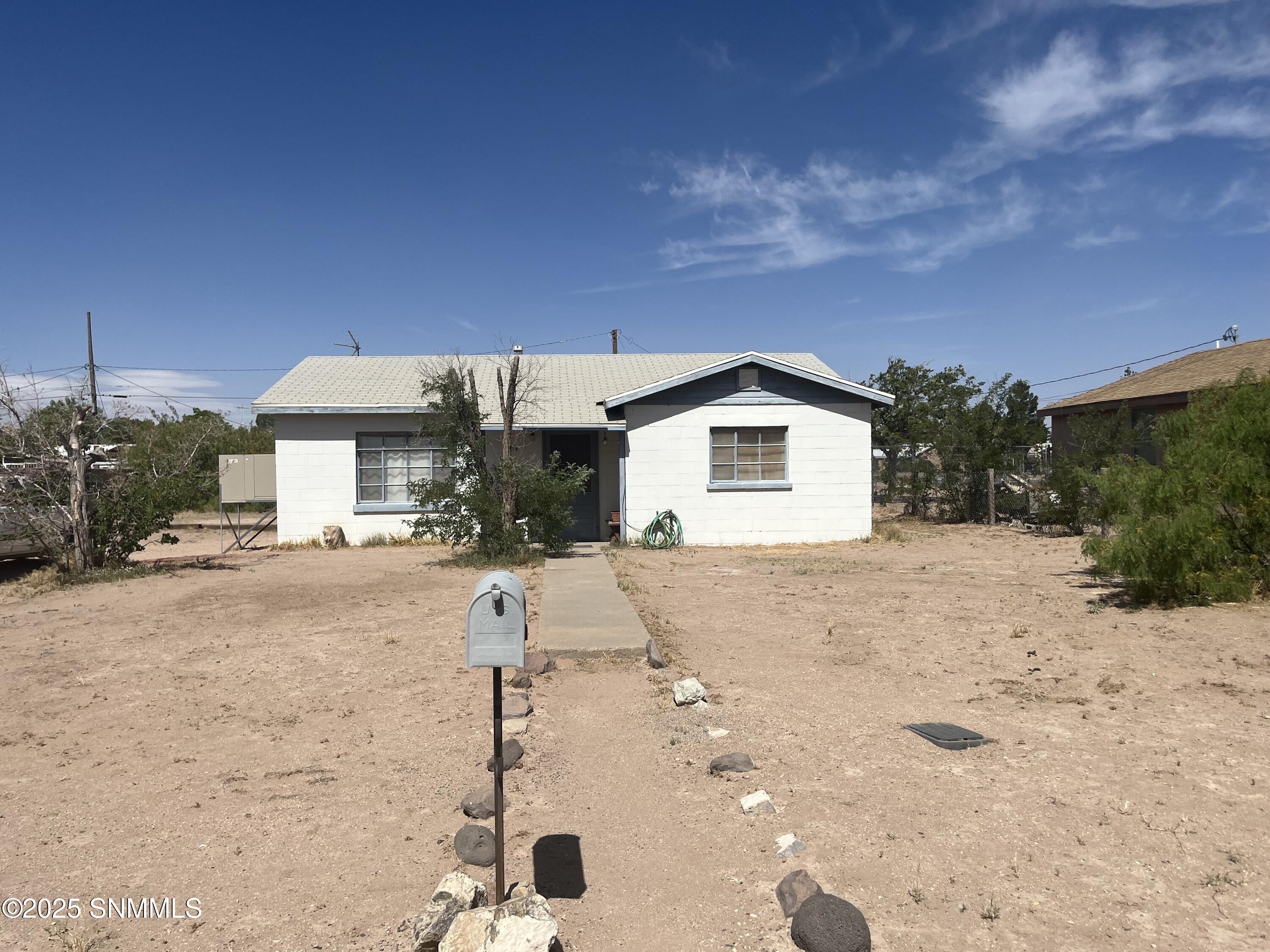 704 S 10th Street, Deming, New Mexico image 1