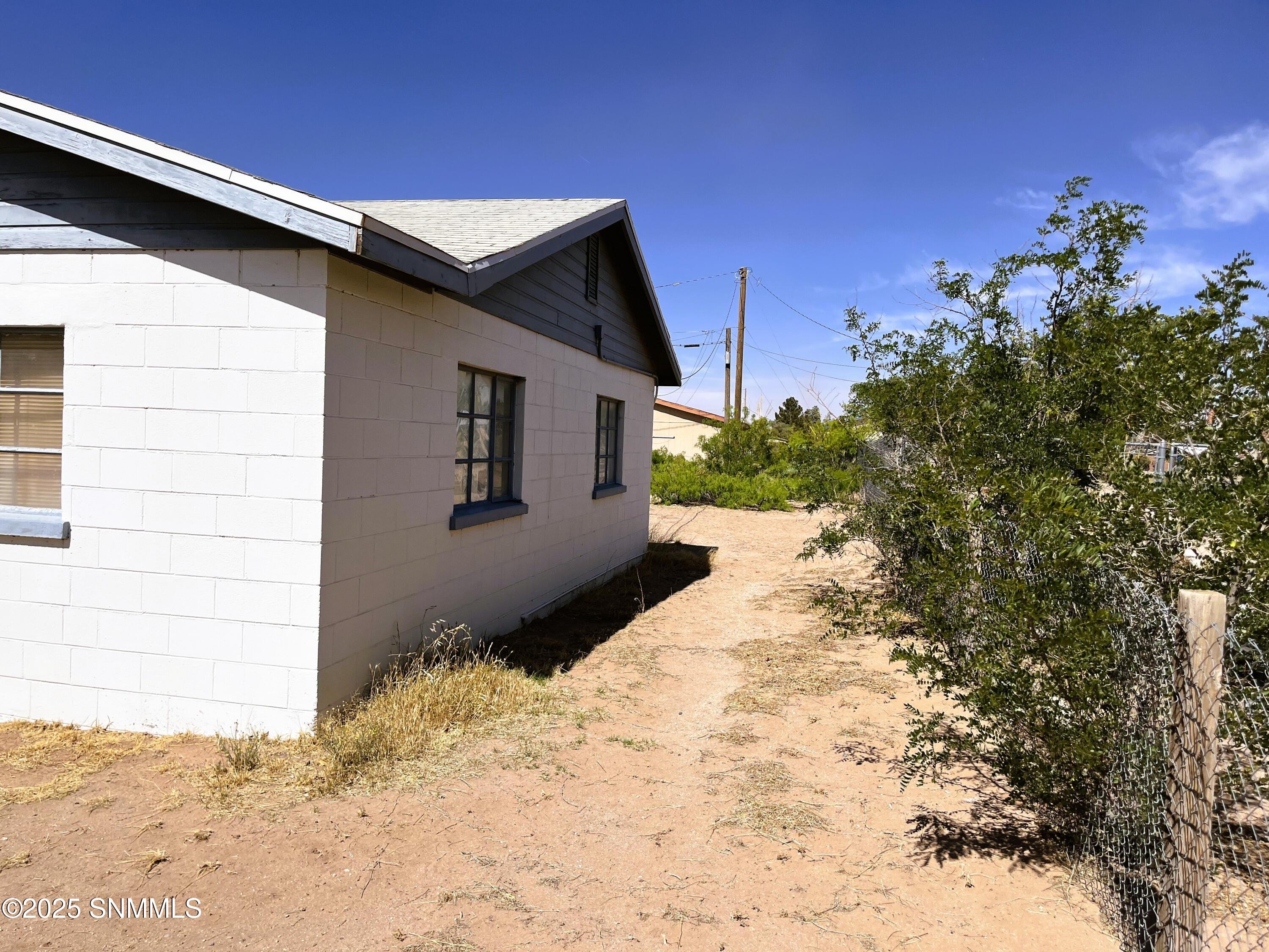 704 S 10th Street, Deming, New Mexico image 4