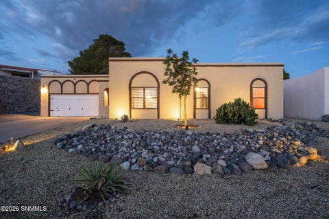 Homes For Sale - 2176 Pioneer Avenue<br/> Dona Ana County, Las Cruces, NM 88011