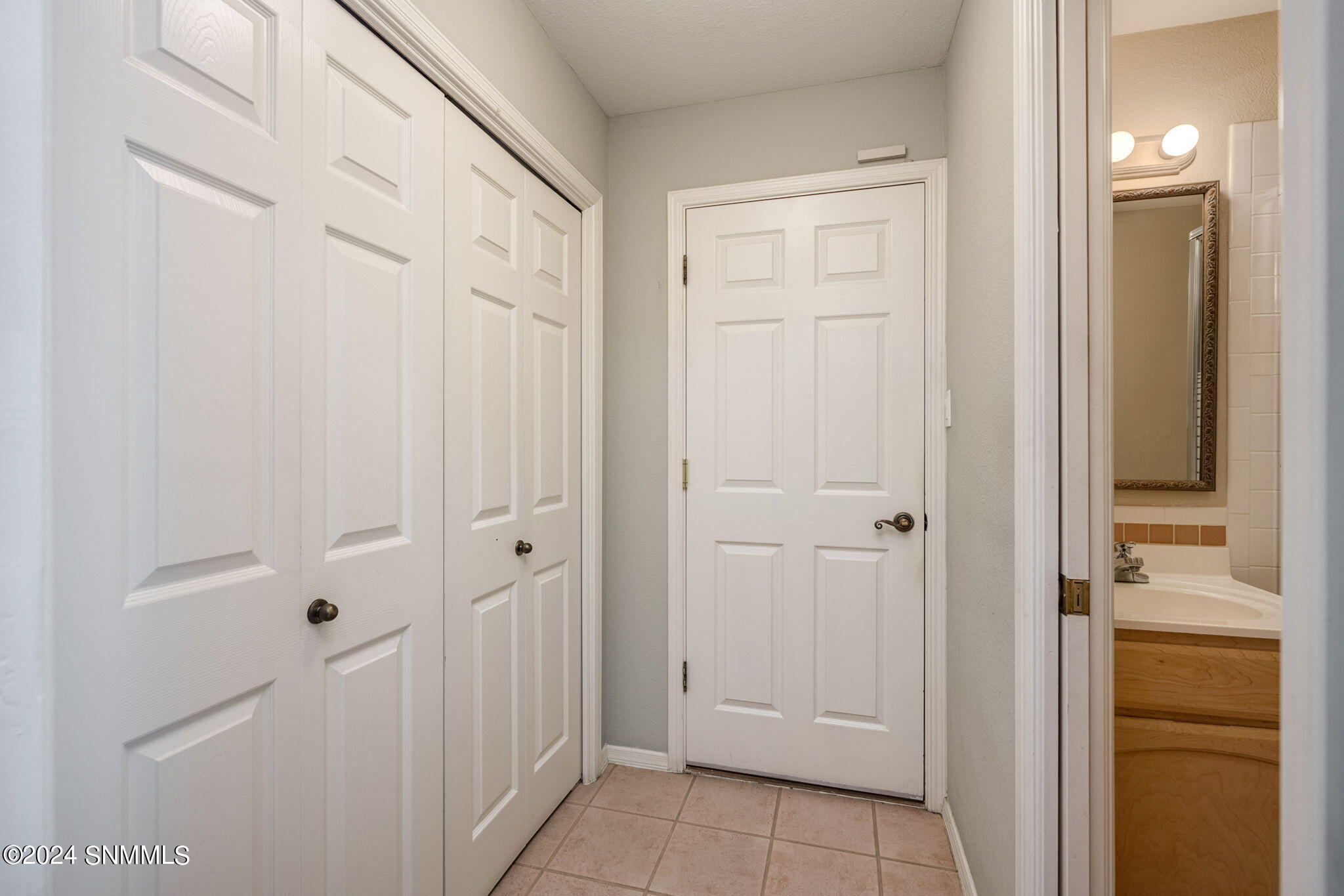 Las Cruces, New Mexico 88011, United States, 3 Bedrooms Bedrooms, ,3 BathroomsBathrooms,Residential,Pending,50717