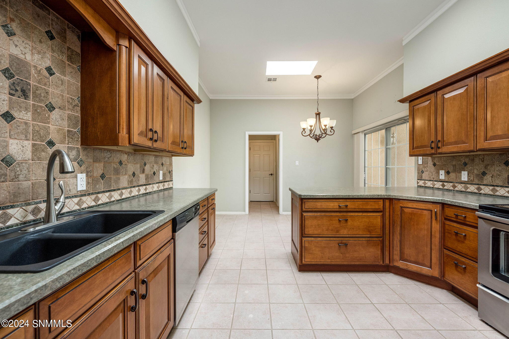 Las Cruces, New Mexico 88011, United States, 3 Bedrooms Bedrooms, ,3 BathroomsBathrooms,Residential,Pending,50717