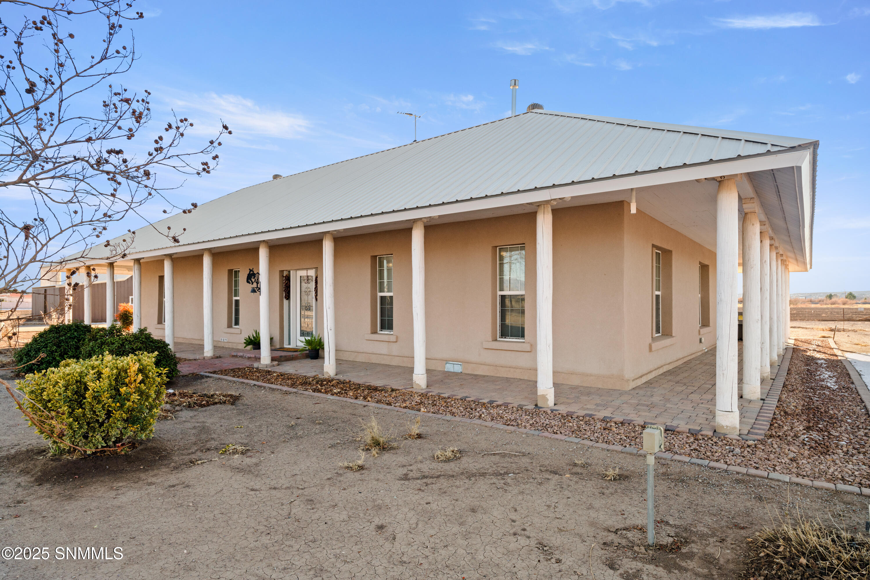 813 Roadrunner Lane, Las Cruces, New York image 6