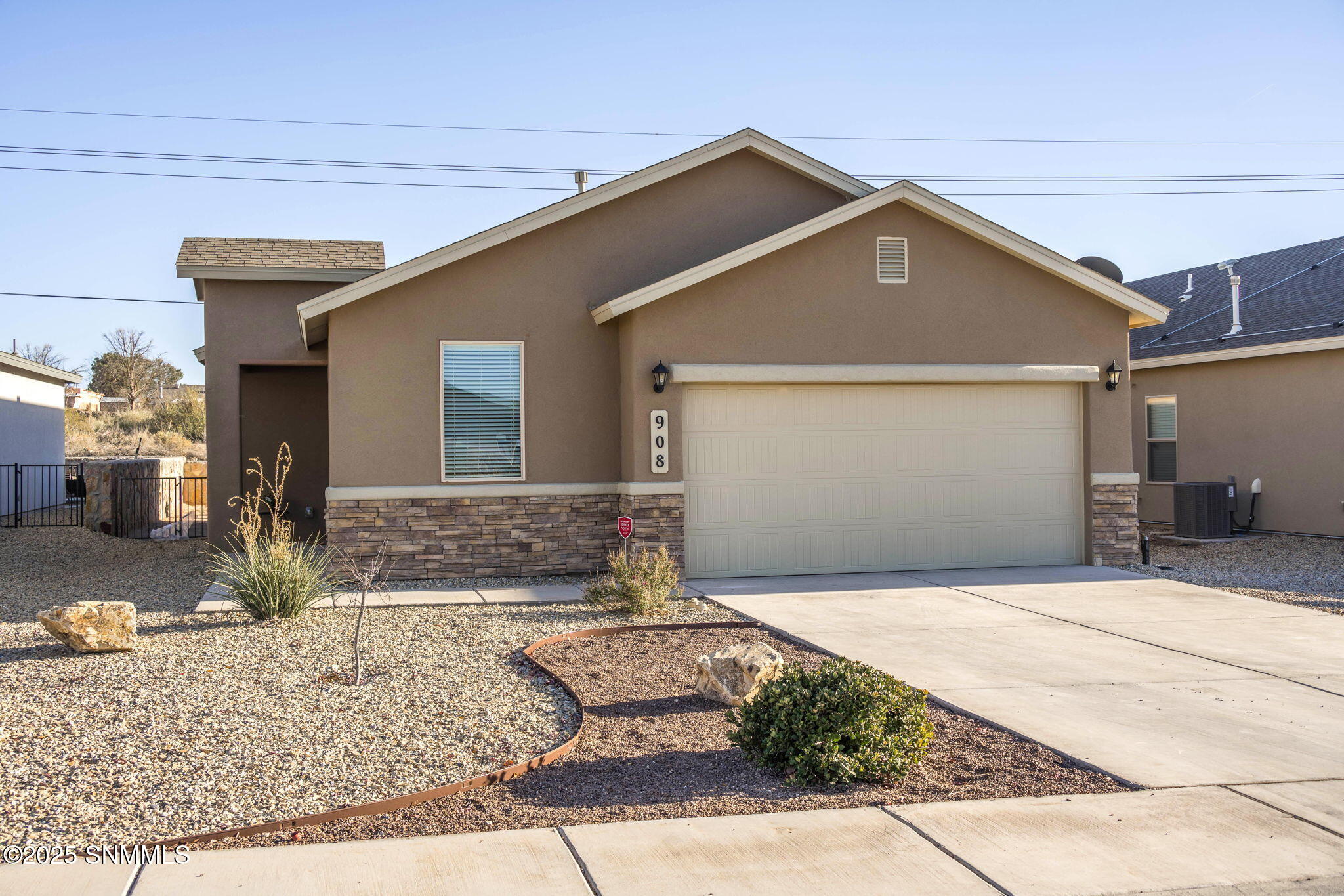 908 Desert Candle Drive, Las Cruces, New Mexico image 1