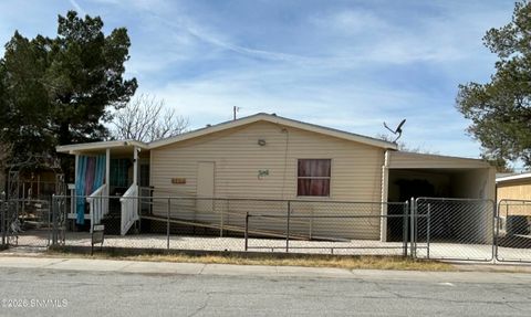 Mobile Home For Sale - 1450 Branding Iron Circle<br/> Las Cruces, NM 88005