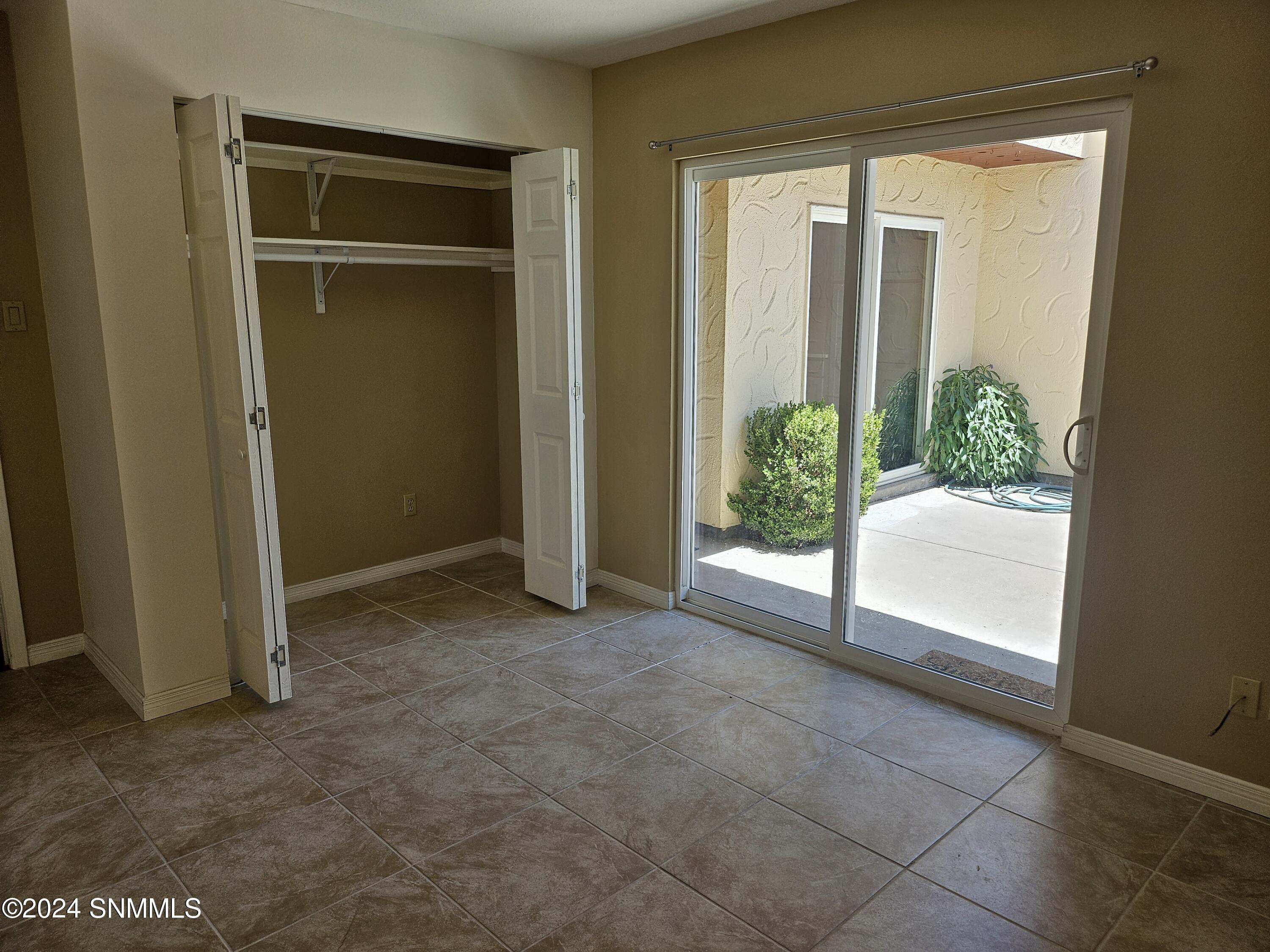 Las Cruces, New Mexico 88005, United States, 3 Bedrooms Bedrooms, ,2 BathroomsBathrooms,Residential,Pending,52852