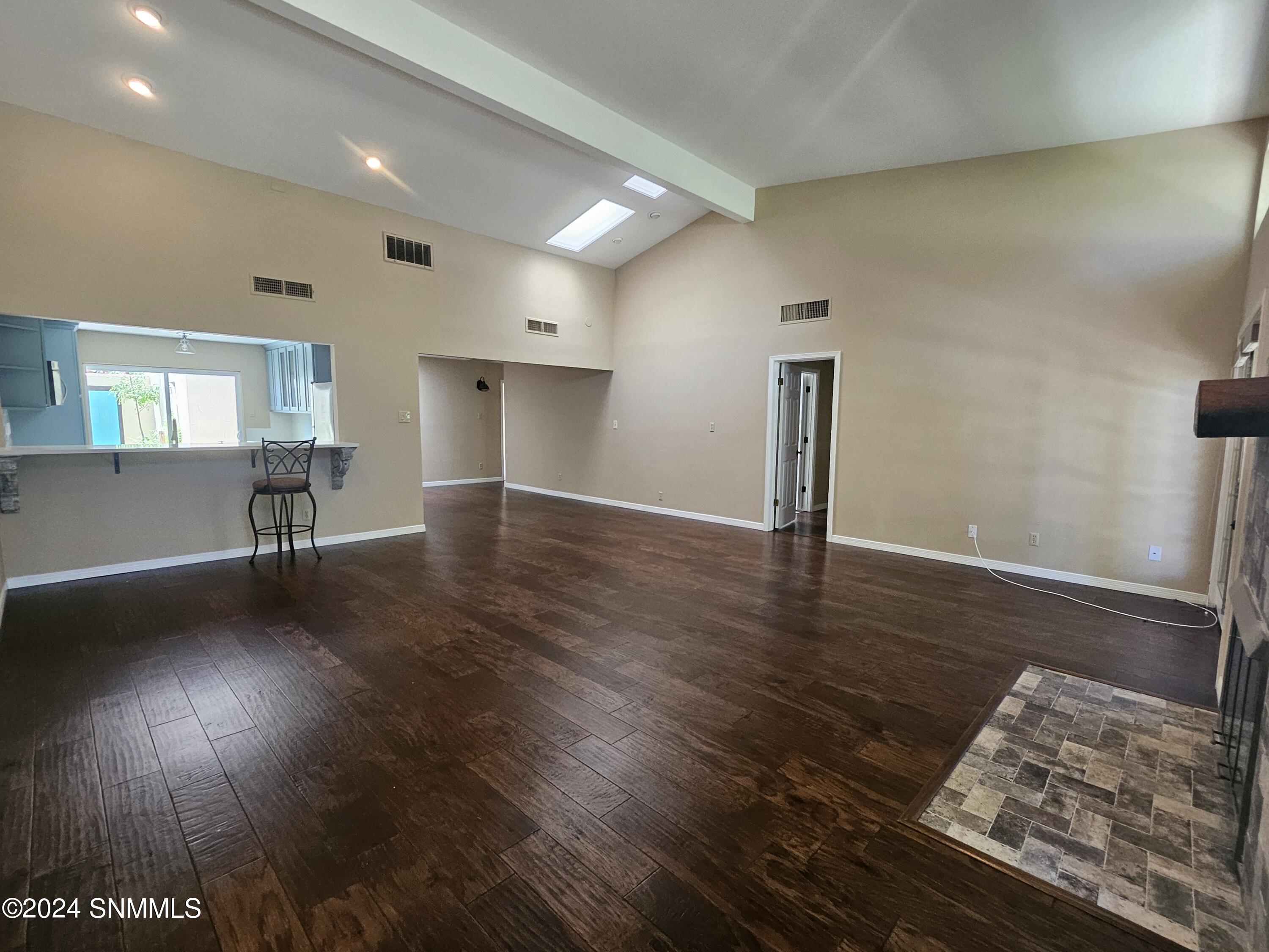 Las Cruces, New Mexico 88005, United States, 3 Bedrooms Bedrooms, ,2 BathroomsBathrooms,Residential,Pending,52852