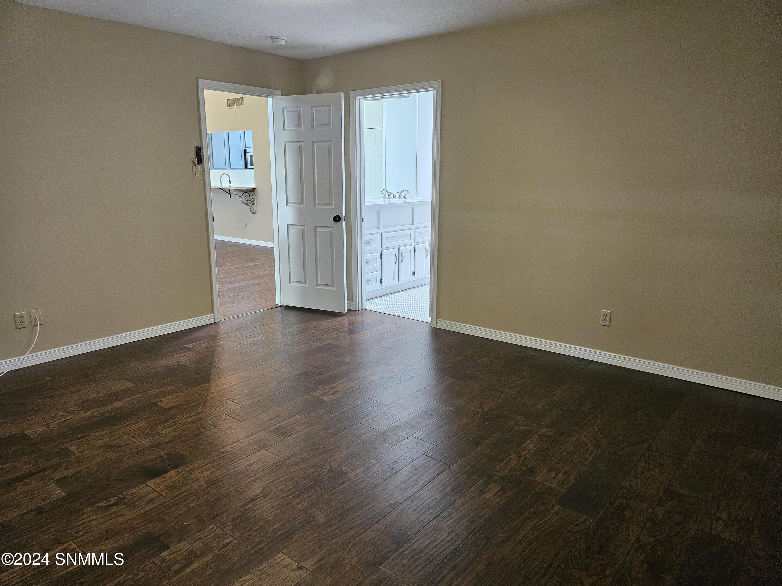 Las Cruces, New Mexico 88005, United States, 3 Bedrooms Bedrooms, ,2 BathroomsBathrooms,Residential,Pending,52852