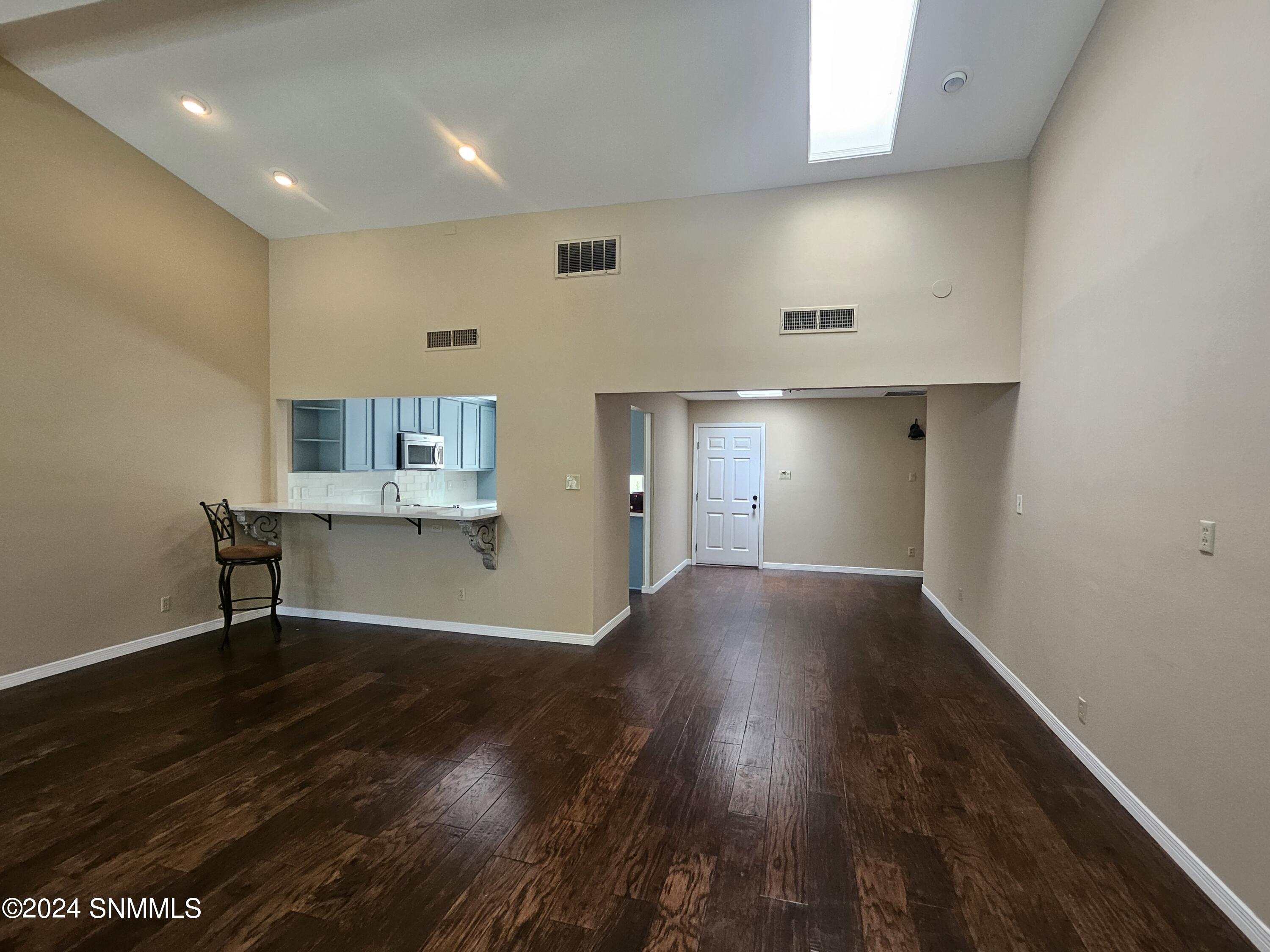 Las Cruces, New Mexico 88005, United States, 3 Bedrooms Bedrooms, ,2 BathroomsBathrooms,Residential,Pending,52852