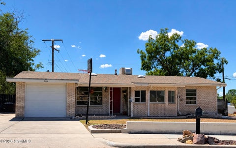 Homes For Sale - 2010 Garrison Road<br/> Las Cruces, NM 88001