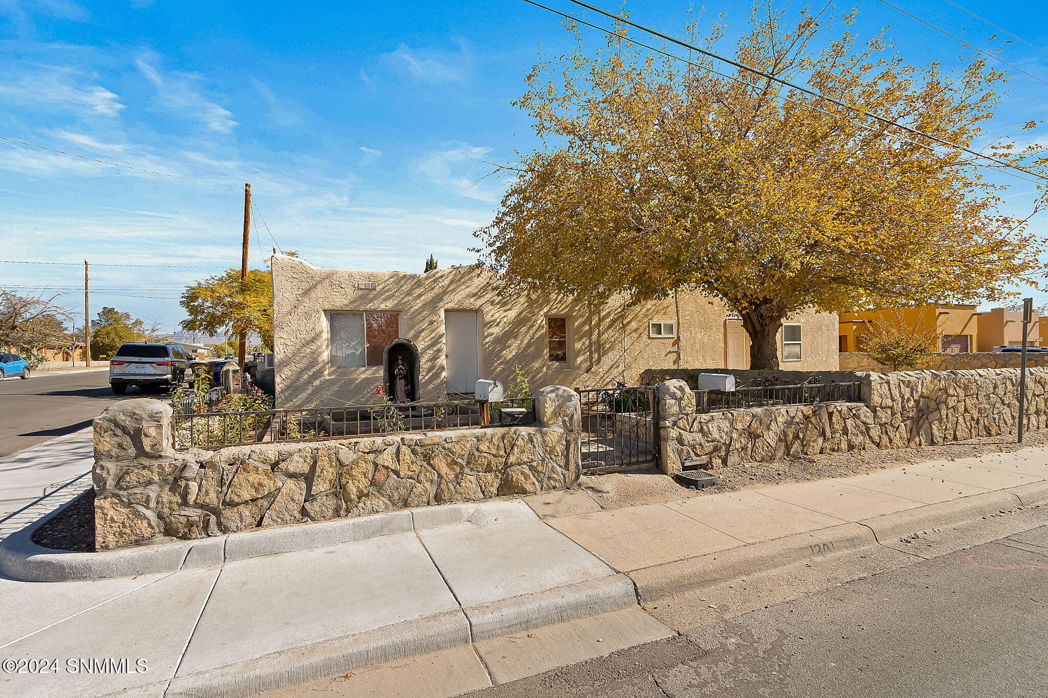 1201 S Espina Street, Las Cruces, New Mexico image 3