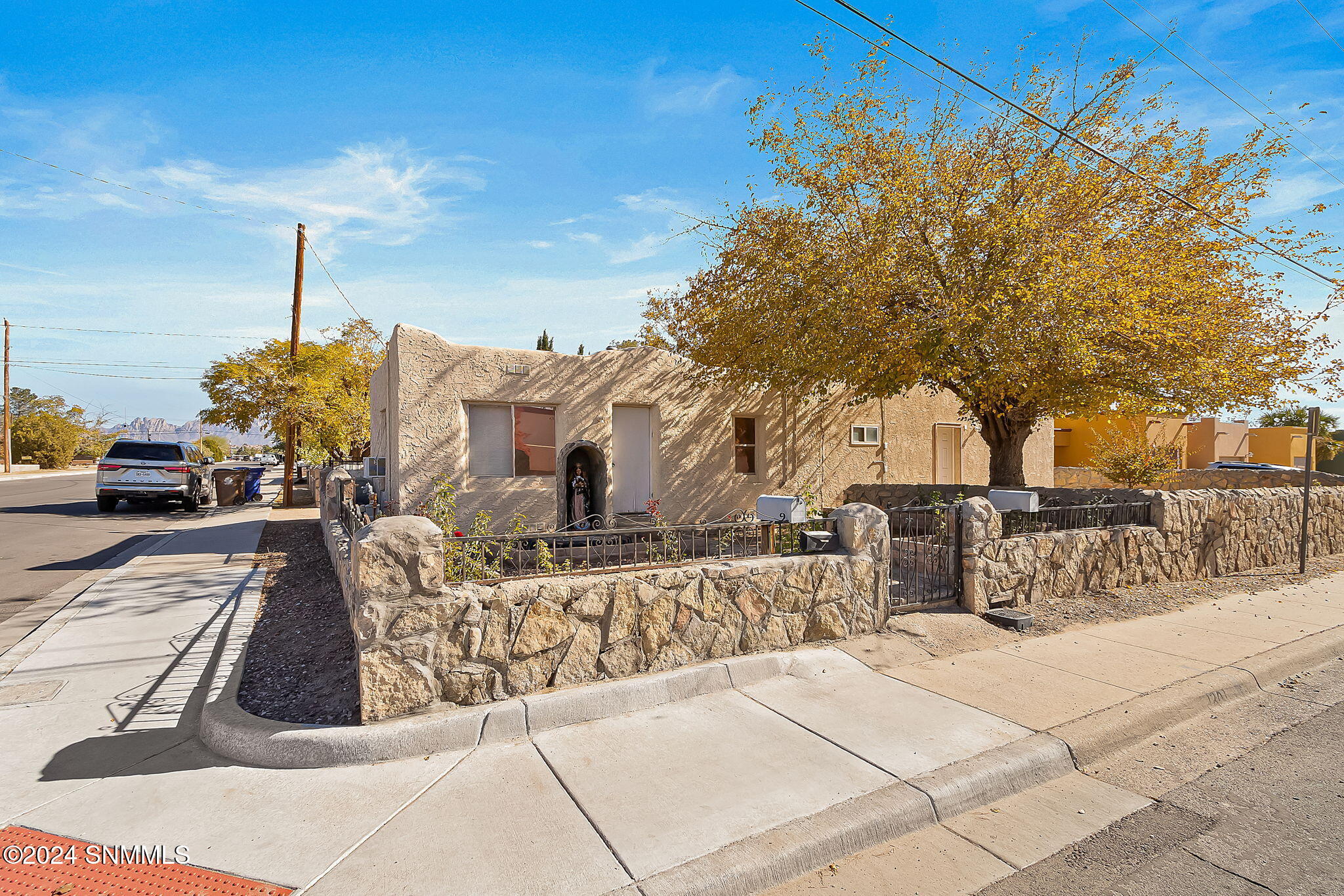 1201 S Espina Street, Las Cruces, New Mexico image 1