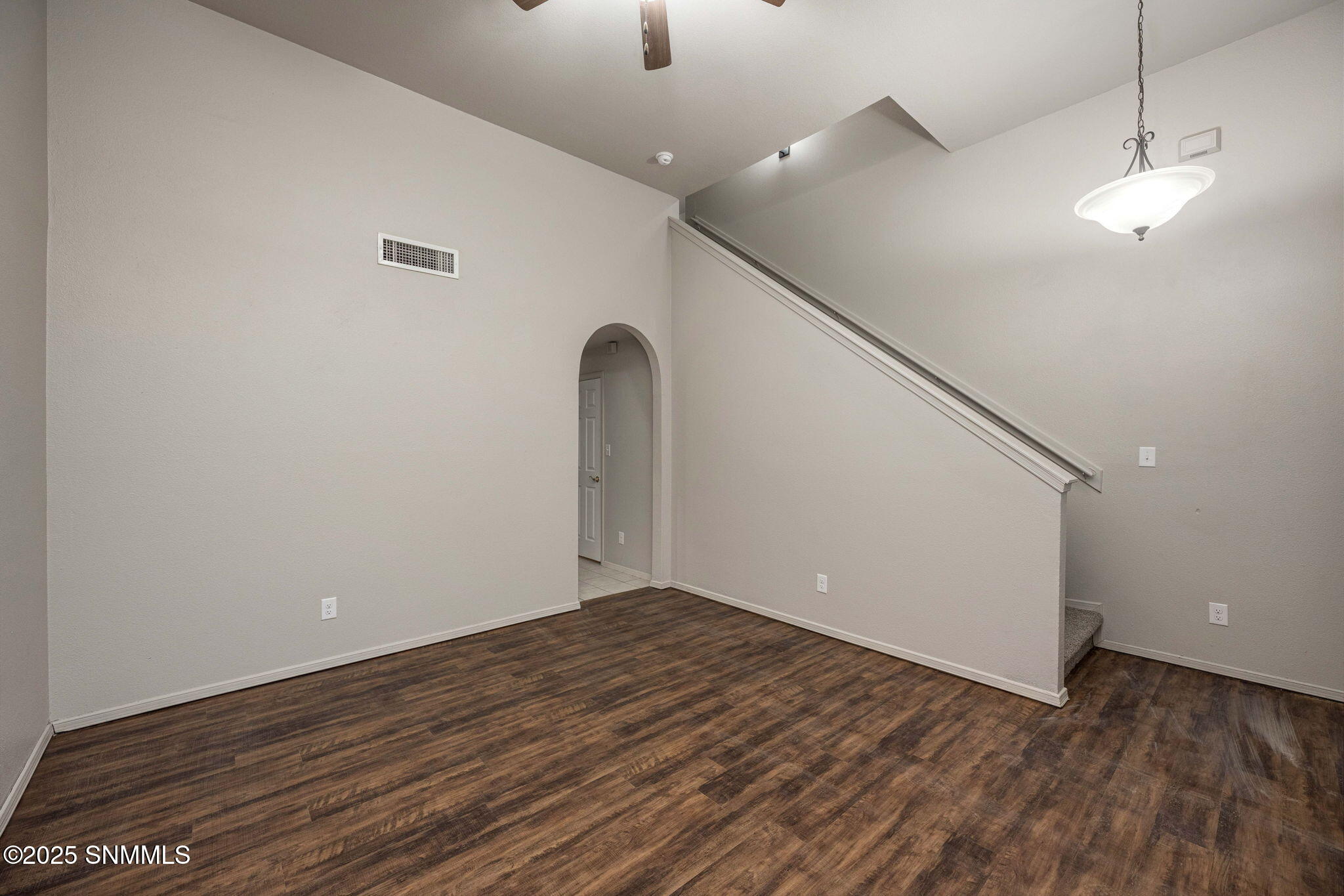 979 Flora Vista Drive, Las Cruces, New York image 6
