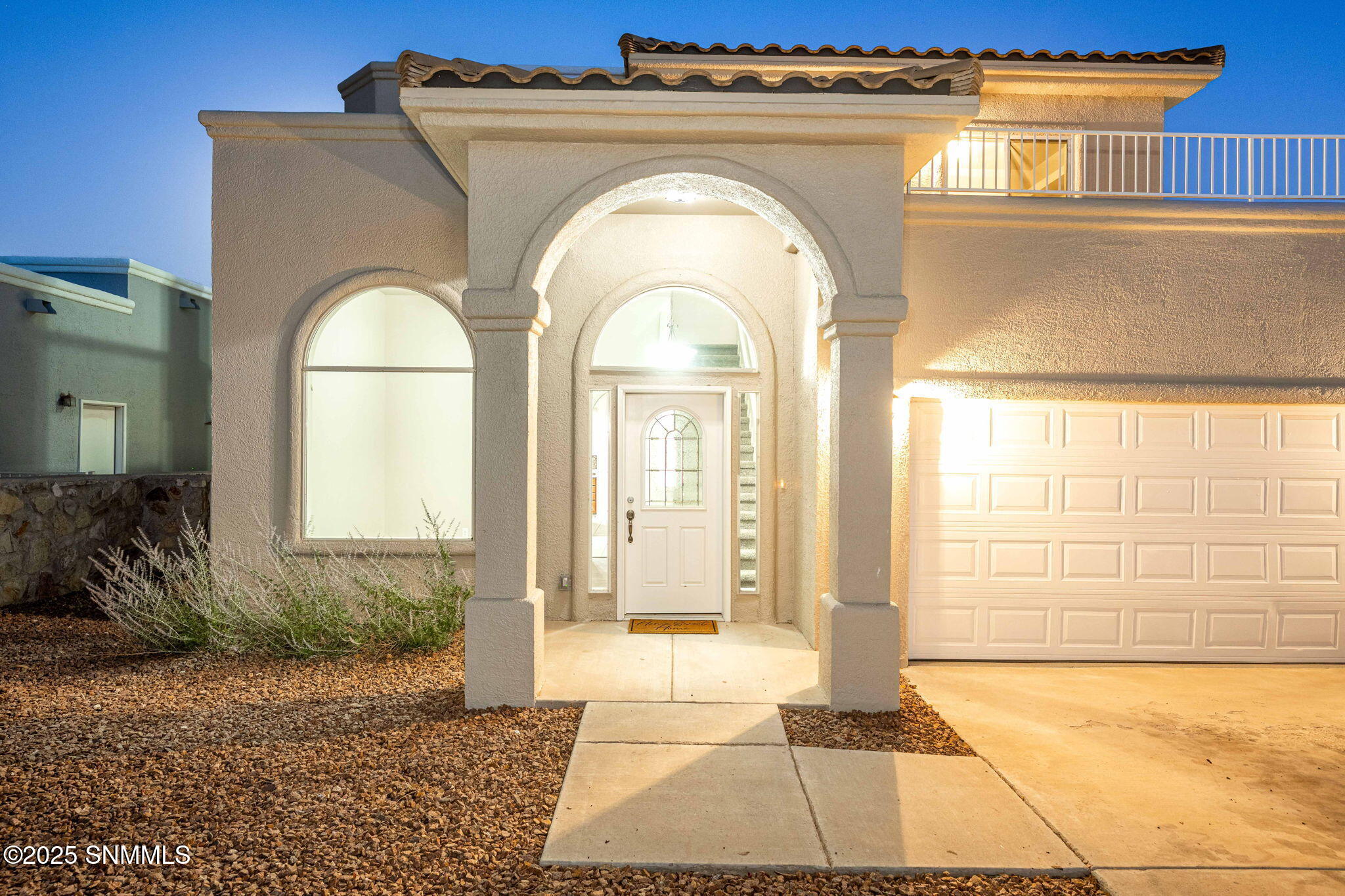 979 Flora Vista Drive, Las Cruces, New York image 3