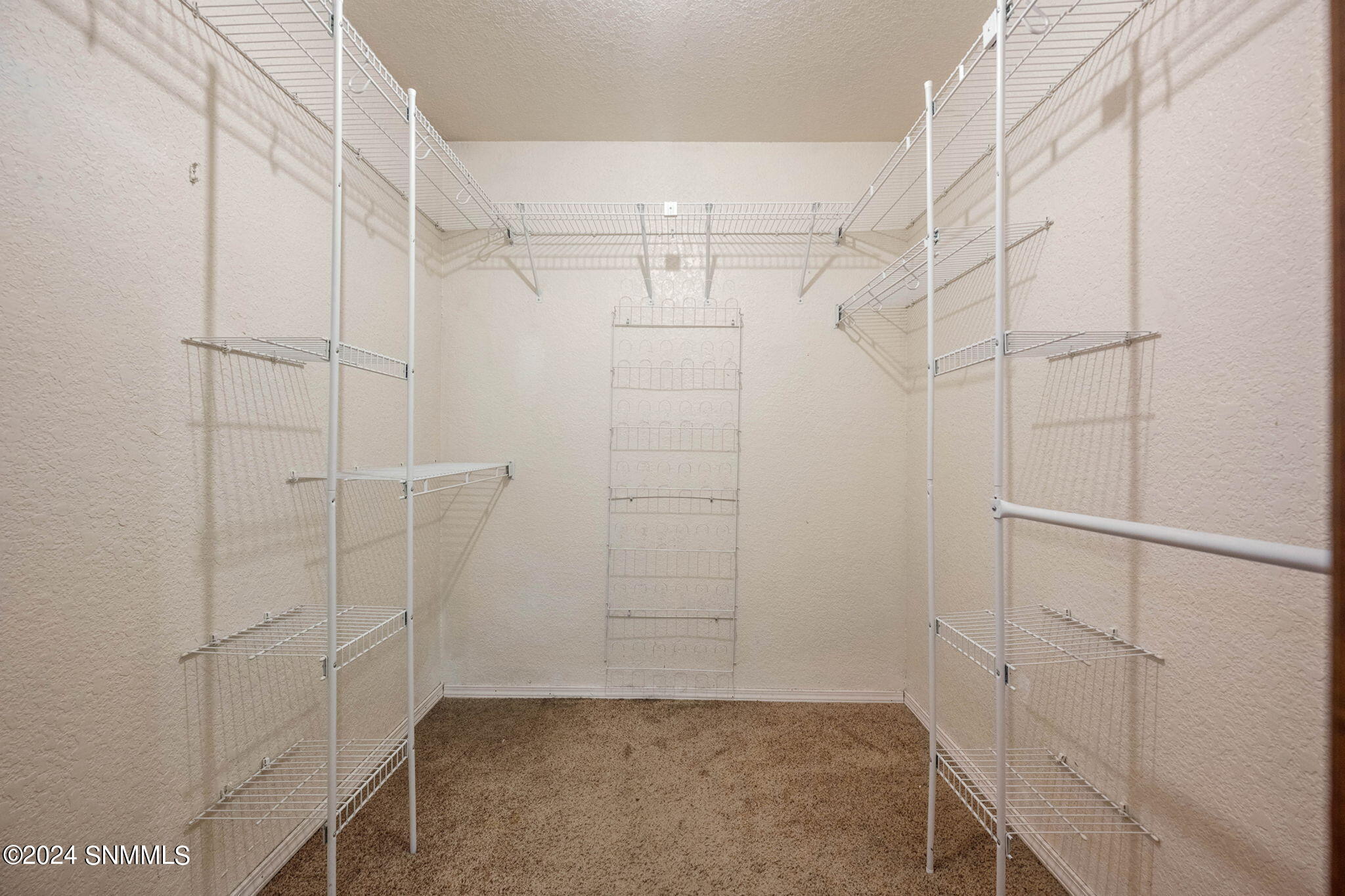 Las Cruces, New Mexico 88005, United States, 3 Bedrooms Bedrooms, ,3 BathroomsBathrooms,Residential,Pending,46284