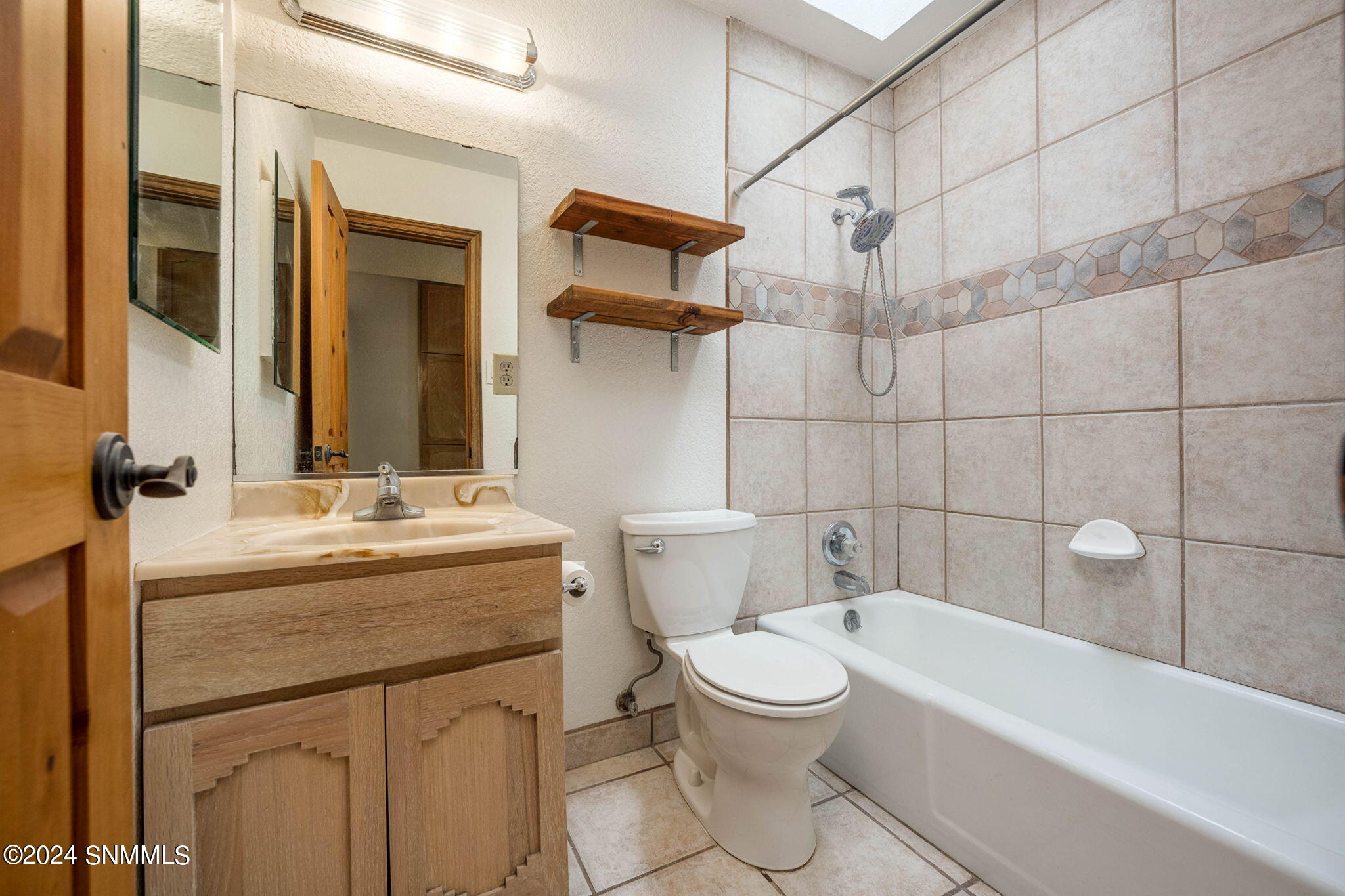 Las Cruces, New Mexico 88005, United States, 3 Bedrooms Bedrooms, ,3 BathroomsBathrooms,Residential,Pending,46284