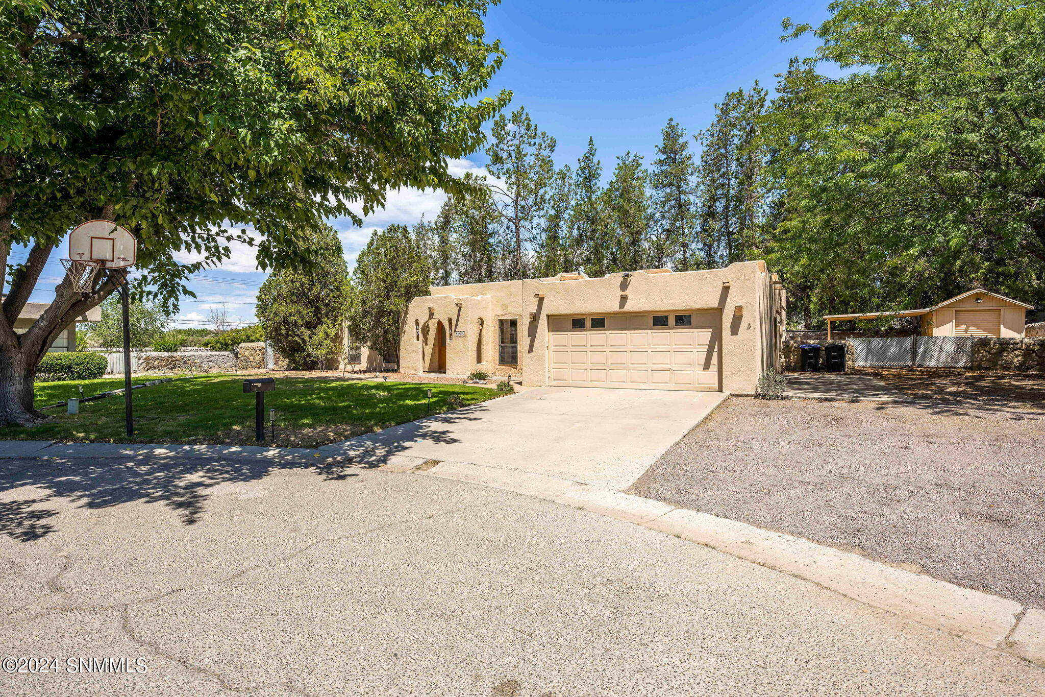 Las Cruces, New Mexico 88005, United States, 3 Bedrooms Bedrooms, ,3 BathroomsBathrooms,Residential,Pending,46284