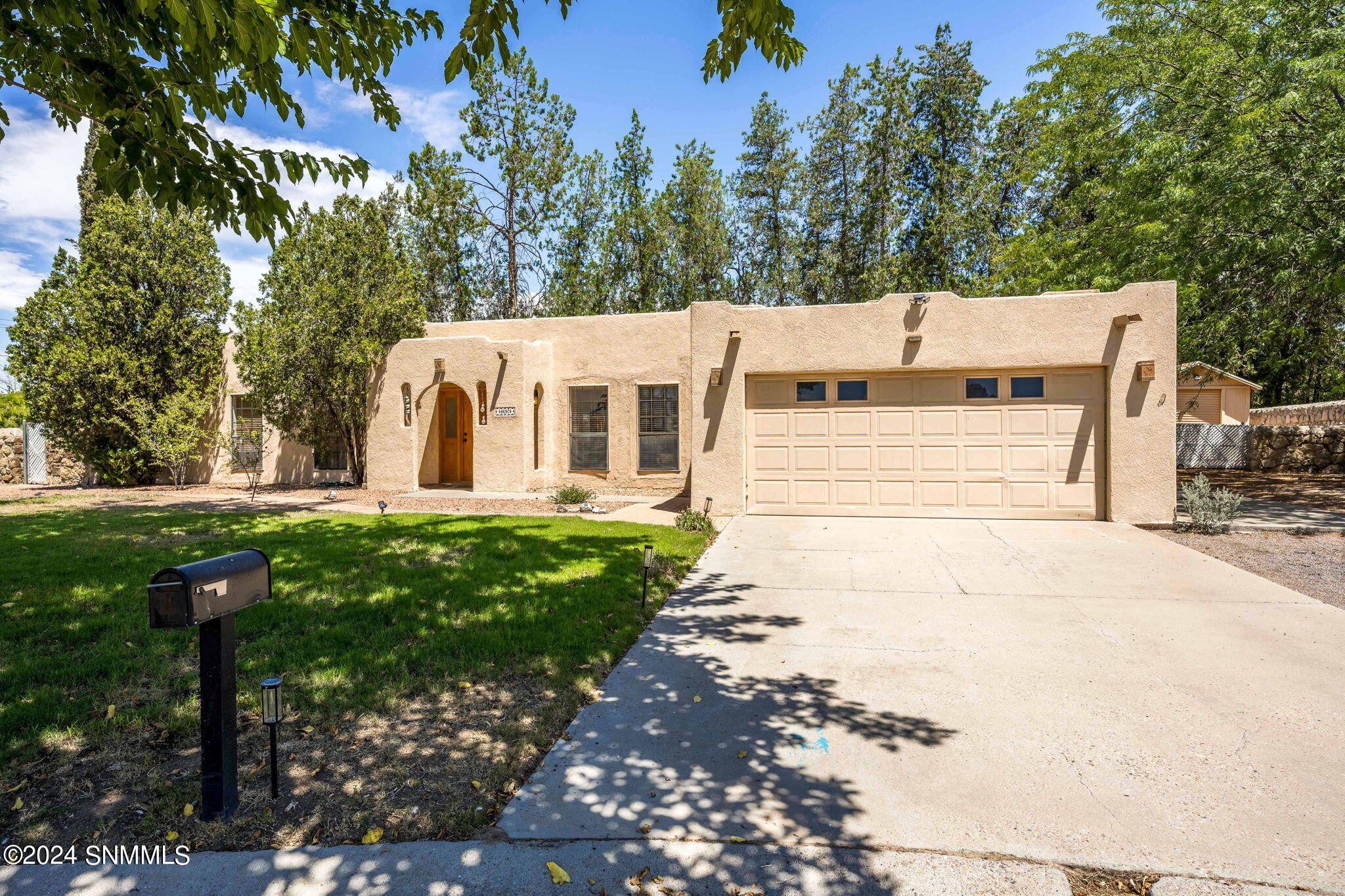 Las Cruces, New Mexico 88005, United States, 3 Bedrooms Bedrooms, ,3 BathroomsBathrooms,Residential,Pending,46284