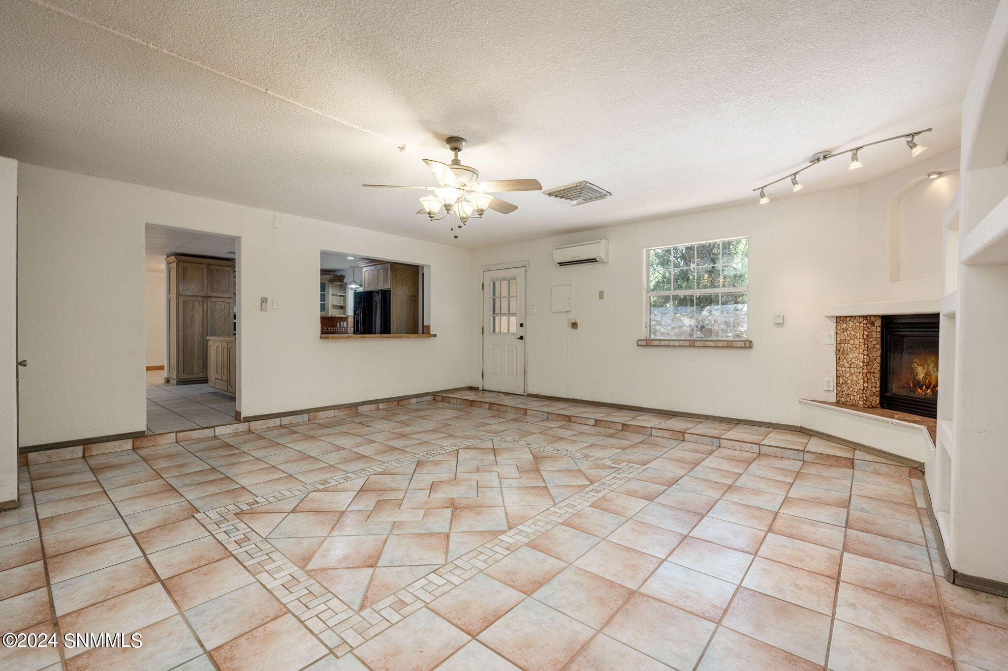 Las Cruces, New Mexico 88005, United States, 3 Bedrooms Bedrooms, ,3 BathroomsBathrooms,Residential,Pending,46284