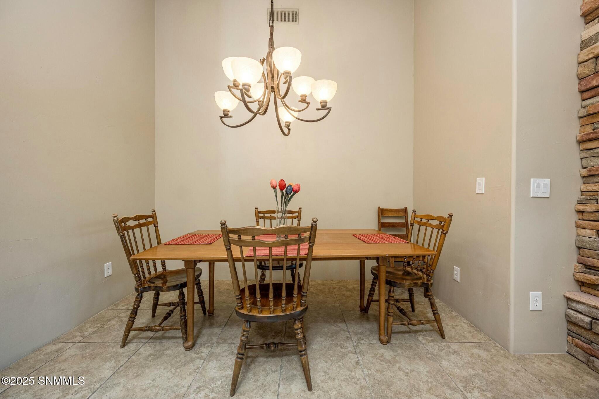 Las Cruces, New Mexico 88007, United States, 3 Bedrooms Bedrooms, ,2 BathroomsBathrooms,Residential,Active,113862