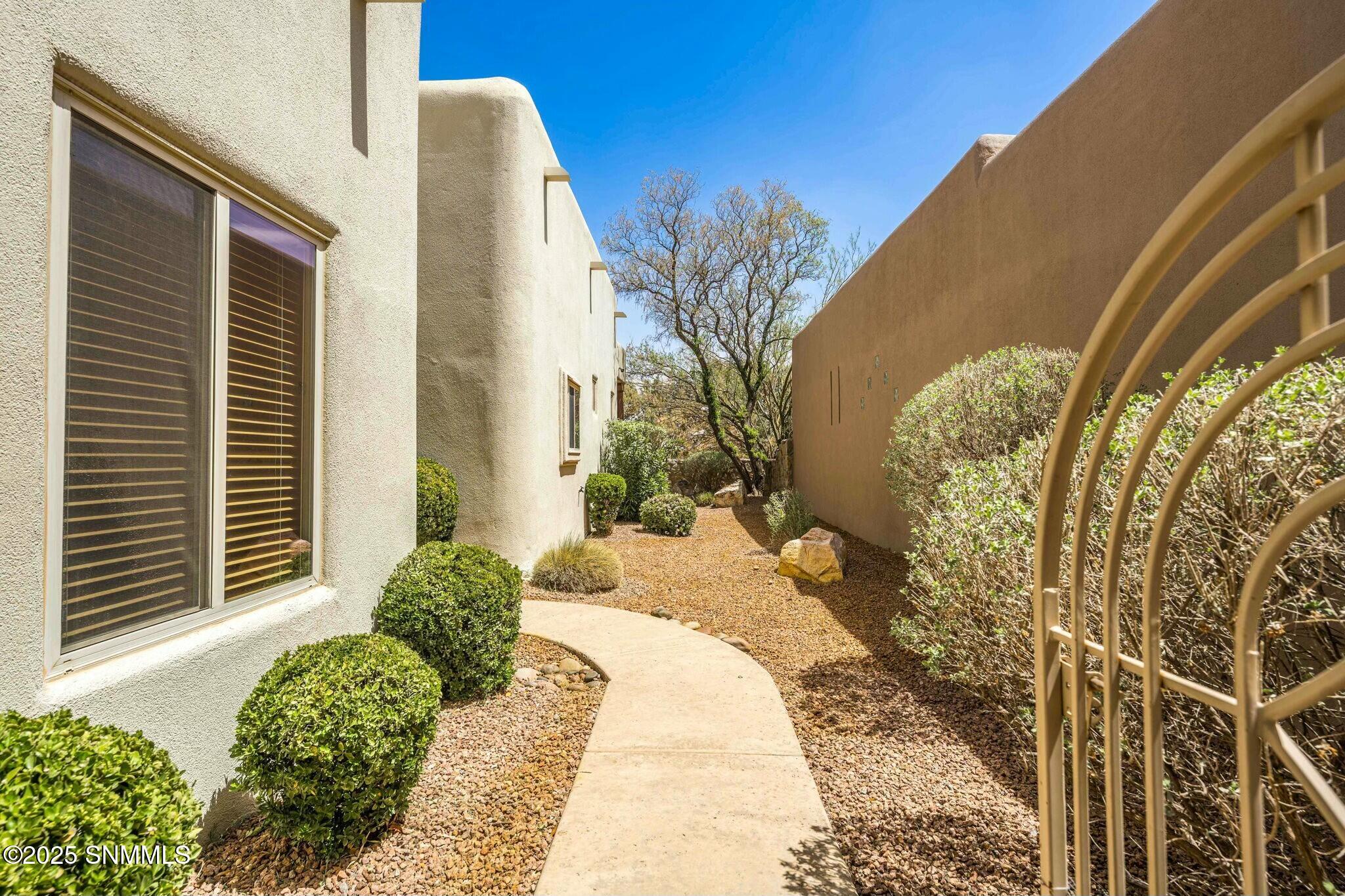 Las Cruces, New Mexico 88007, United States, 3 Bedrooms Bedrooms, ,2 BathroomsBathrooms,Residential,Active,113862