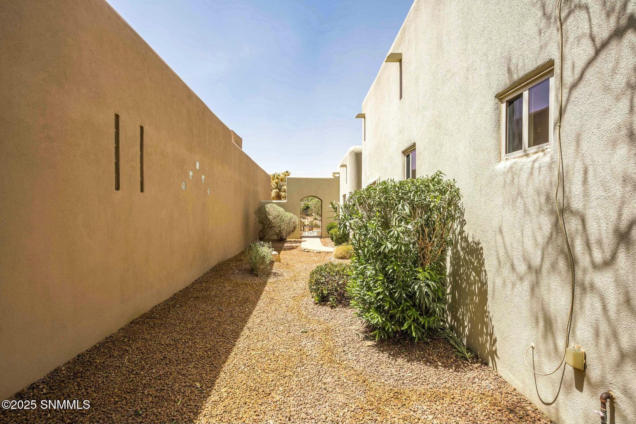 Las Cruces, New Mexico 88007, United States, 3 Bedrooms Bedrooms, ,2 BathroomsBathrooms,Residential,Active,113862