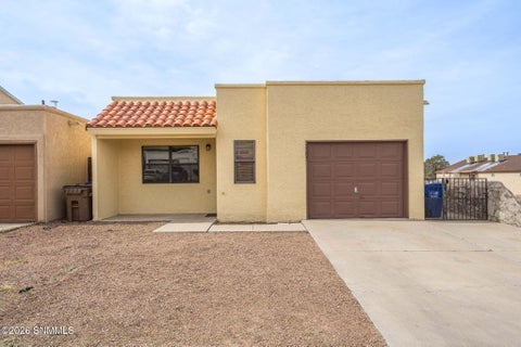 Homes For Sale - 3307 Venus Street<br/> Las Cruces, NM 88012