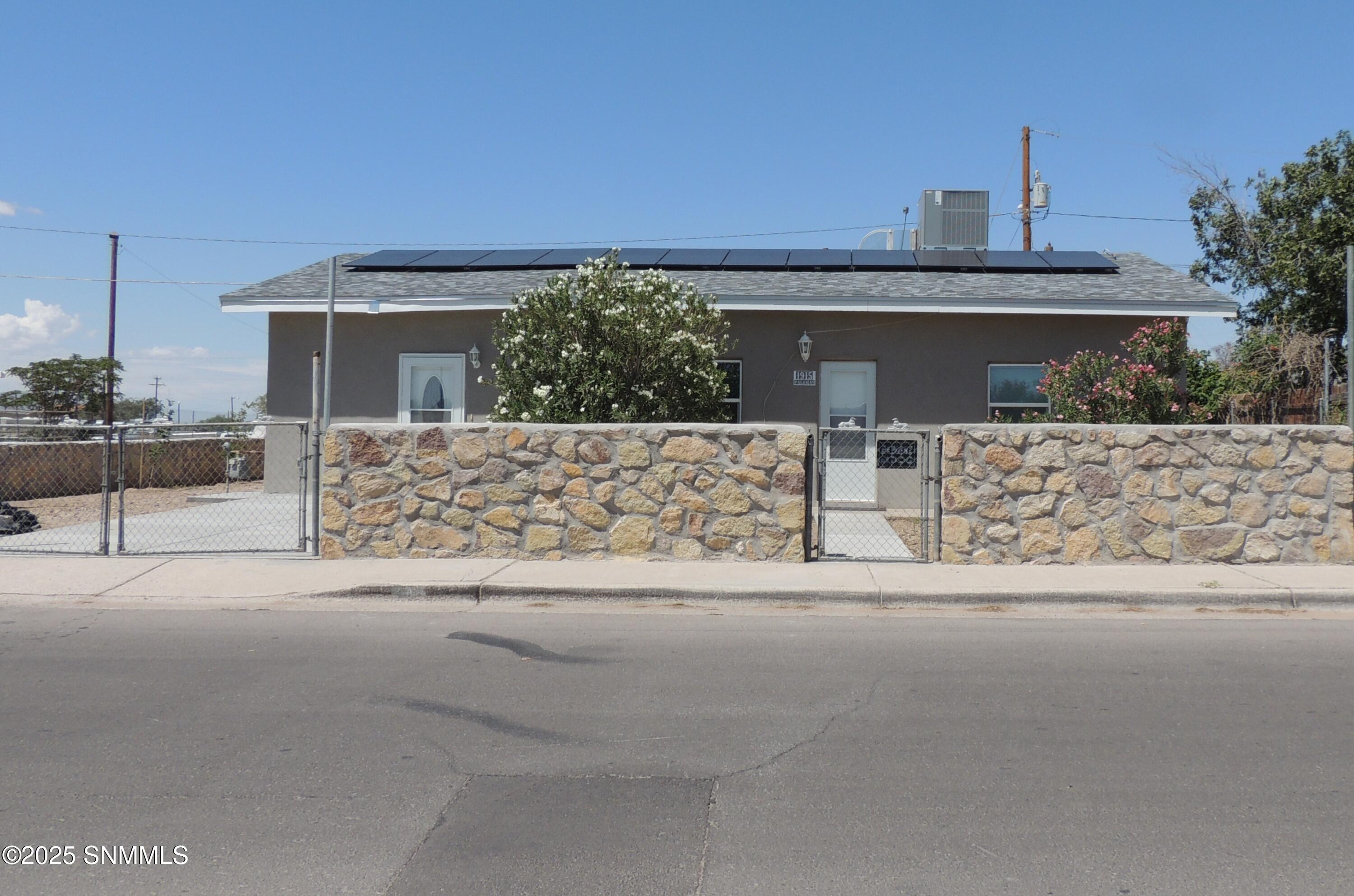 1915 Palomas Avenue, Las Cruces, New Mexico image 1