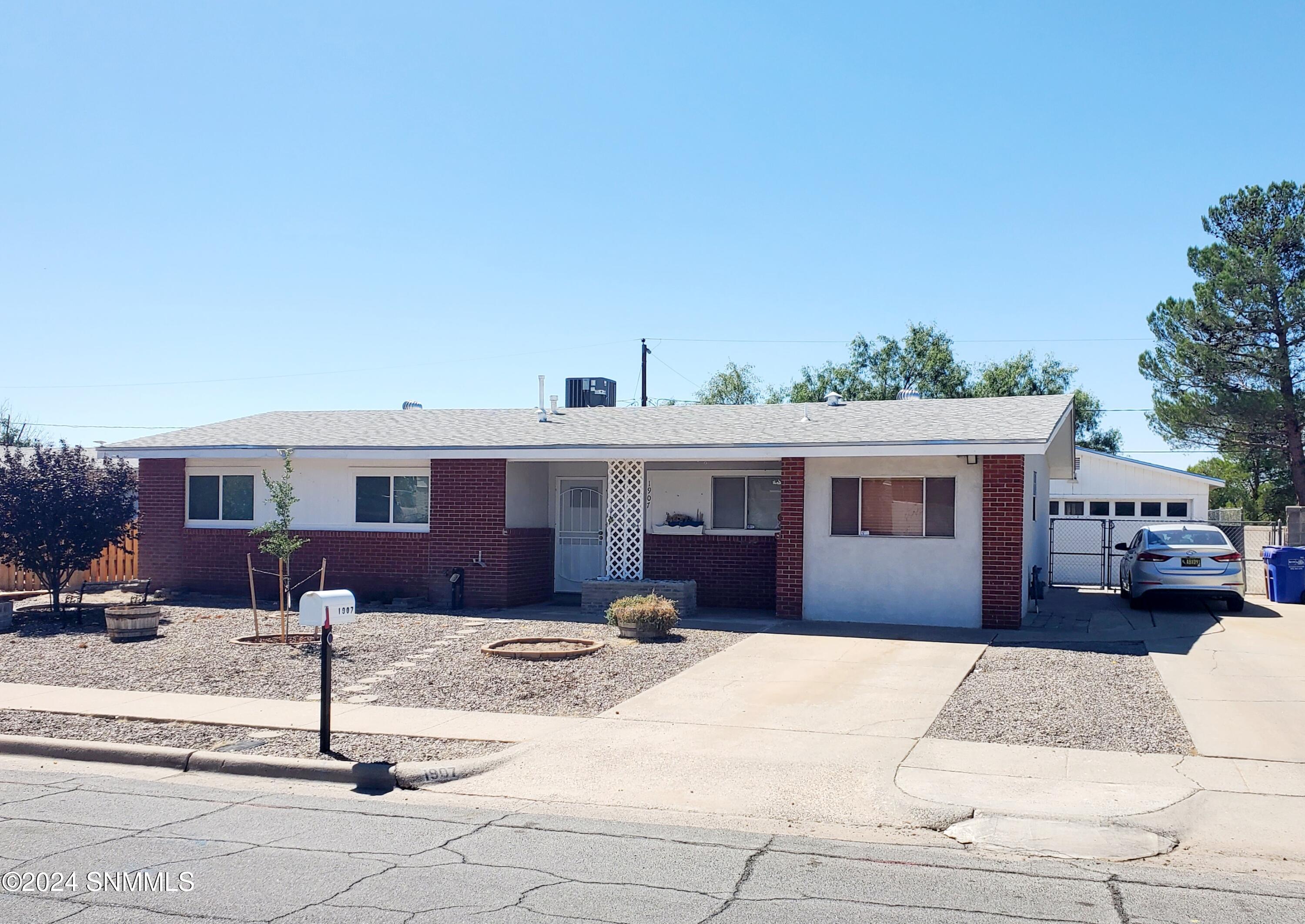 1907 Evelyn Street, Las Cruces, New Mexico image 2