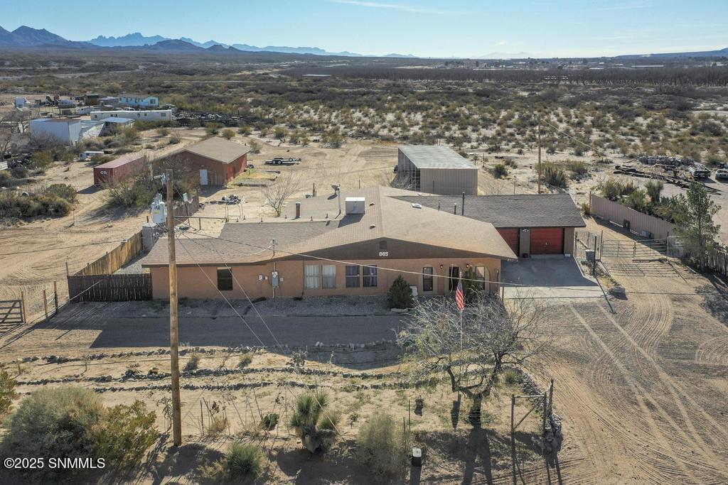 865 Outpost Lane, Radium Springs, New Mexico image 1