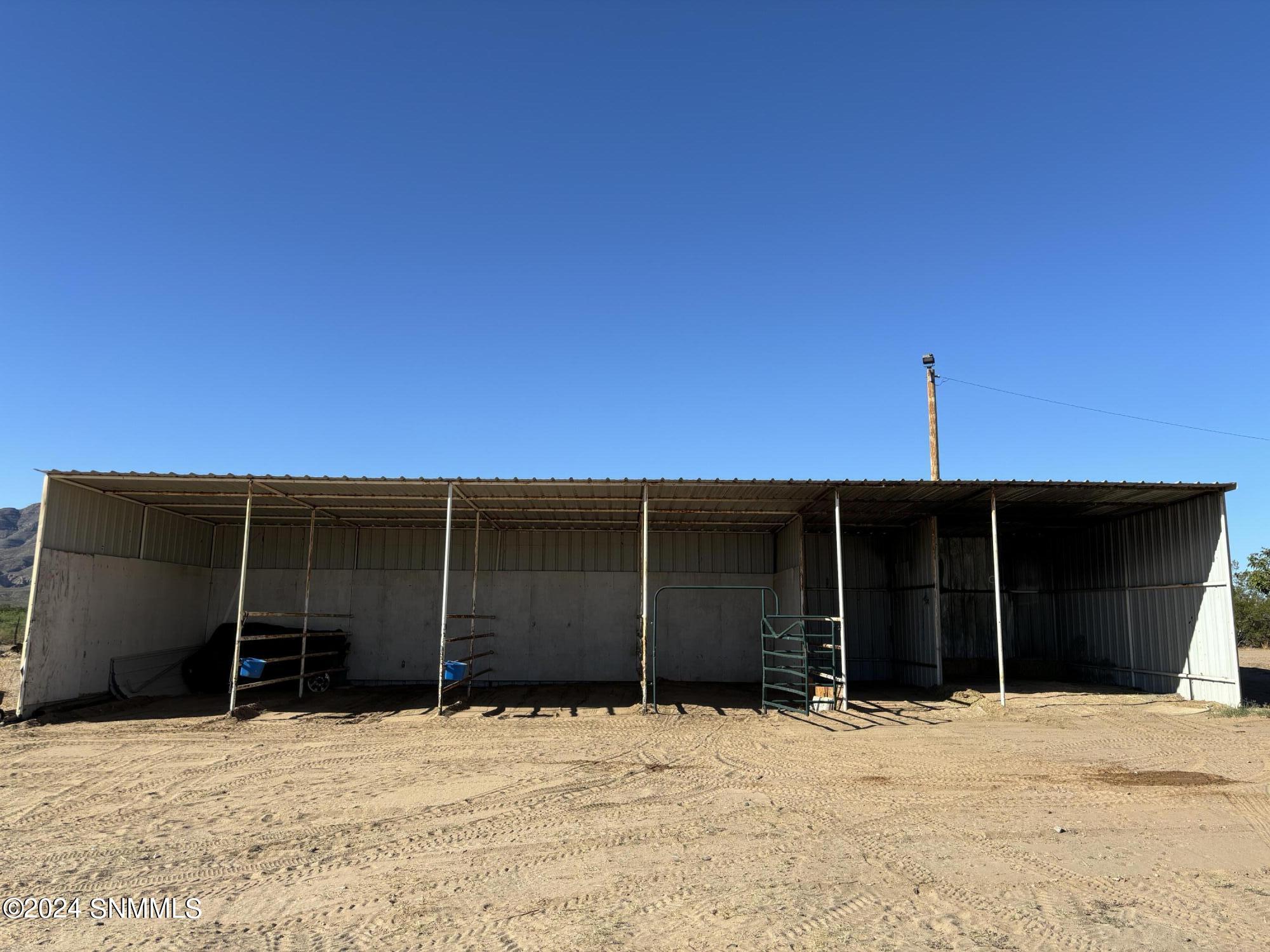 865 Outpost Lane, Radium Springs, New Mexico image 3