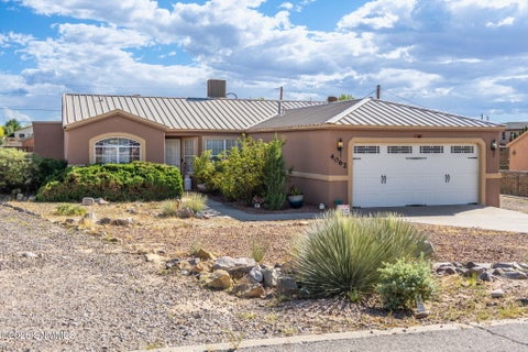 Homes For Sale - 4062 Windridge Circle<br/> Las Cruces, NM 88012
