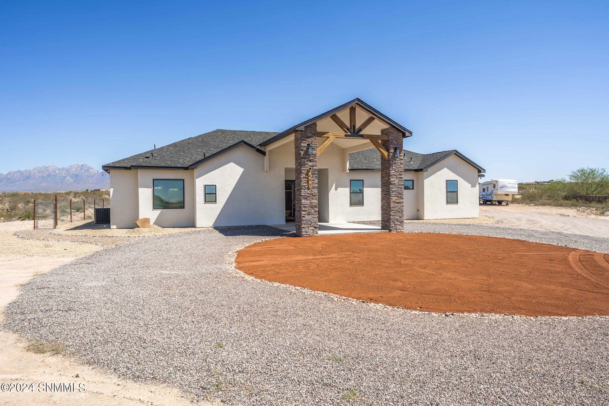 5495 George Catlin Road, Las Cruces, New Mexico image 3